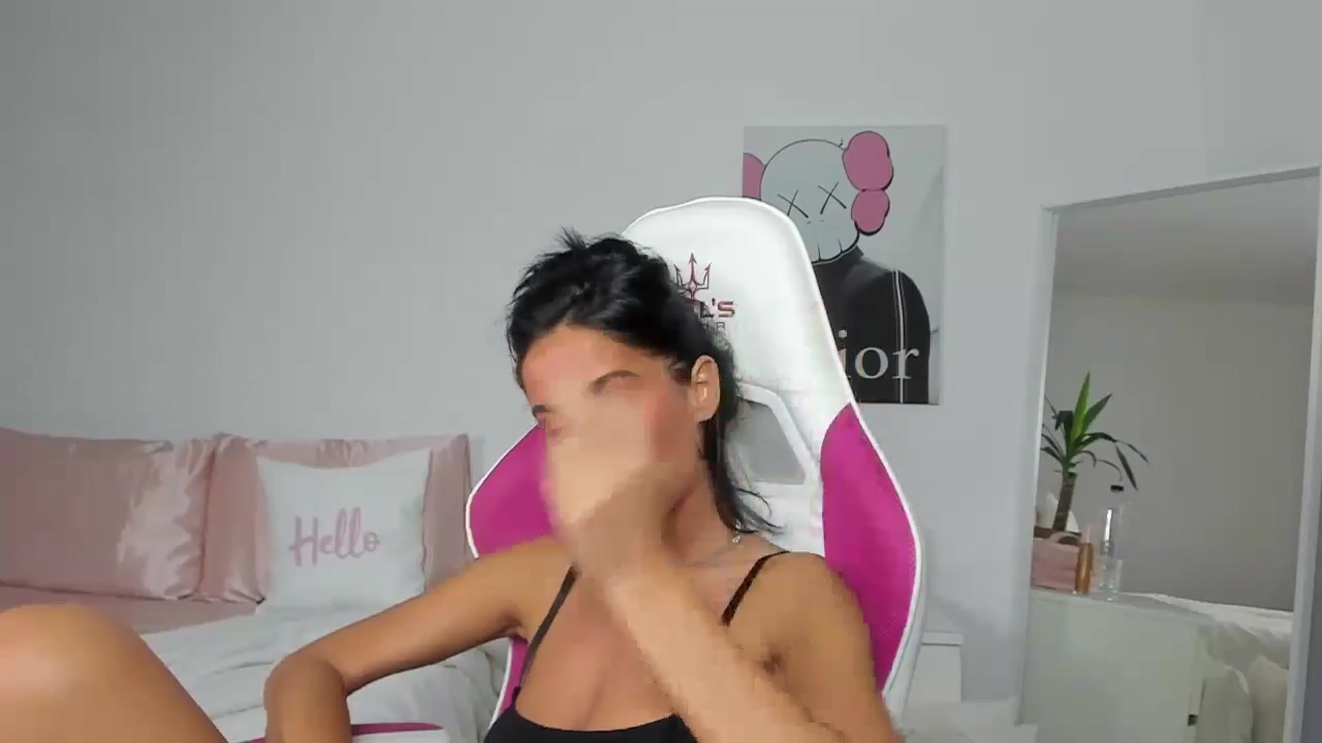 Gallery image thumbnail from Qarinah's myfreecams stream on, 05/06/2025, 01:50 image 5 of 20