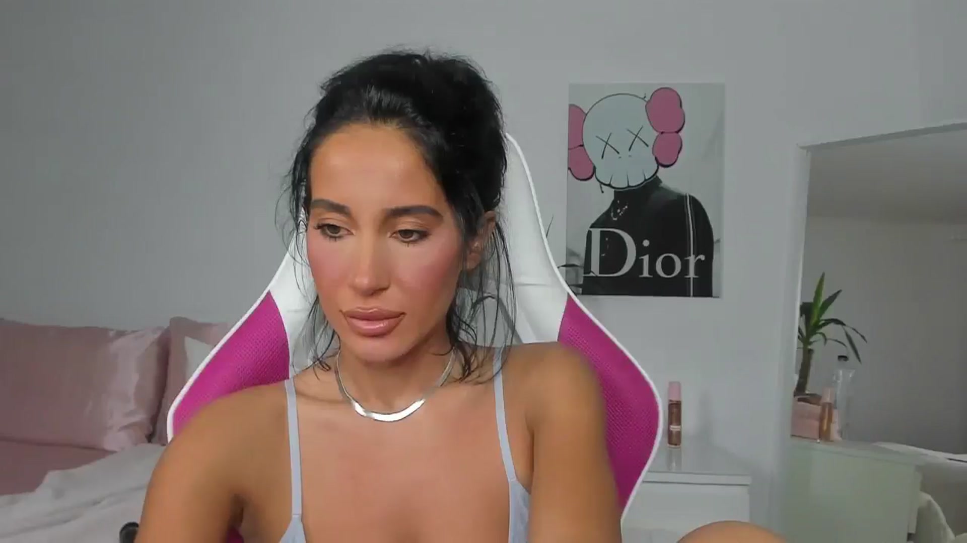 Gallery image thumbnail from Qarinah's myfreecams stream on, 05/07/2025, 01:23 image 2 of 20