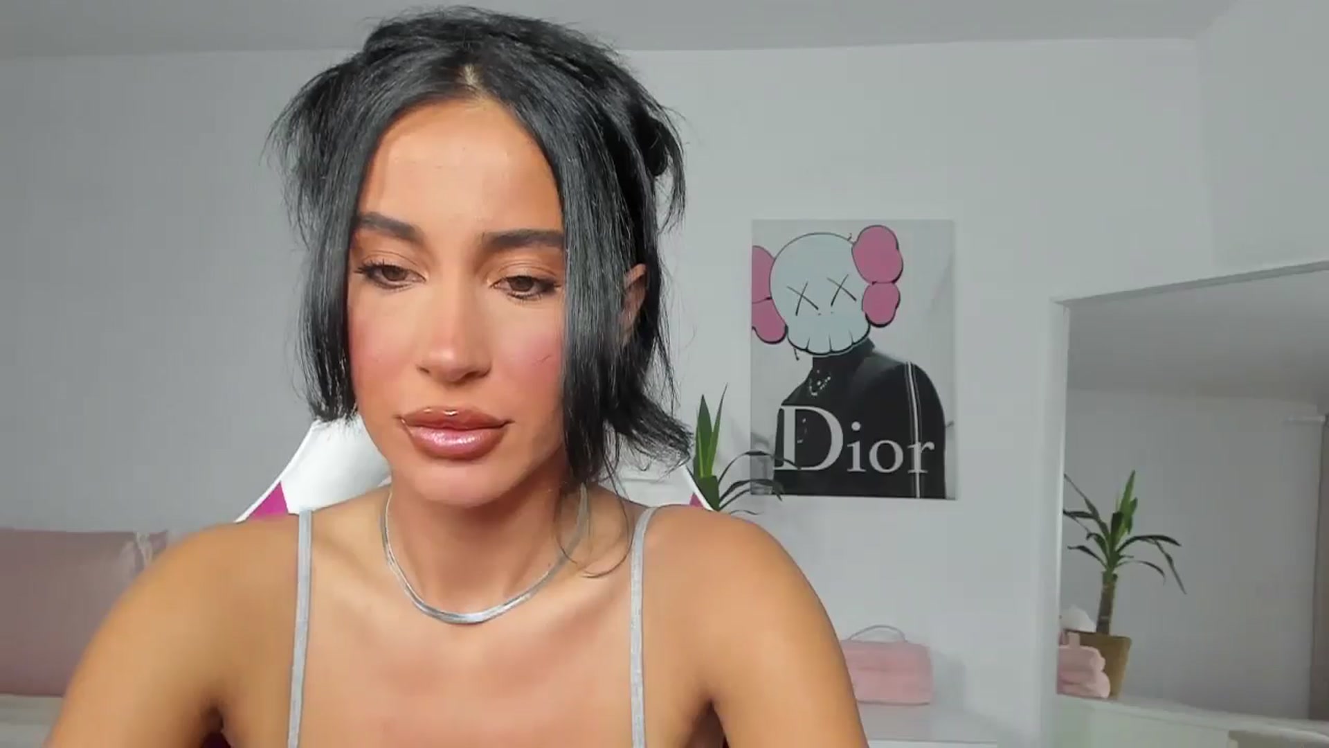 Gallery image thumbnail from Qarinah's myfreecams stream on, 05/08/2025, 24:16 image 6 of 20