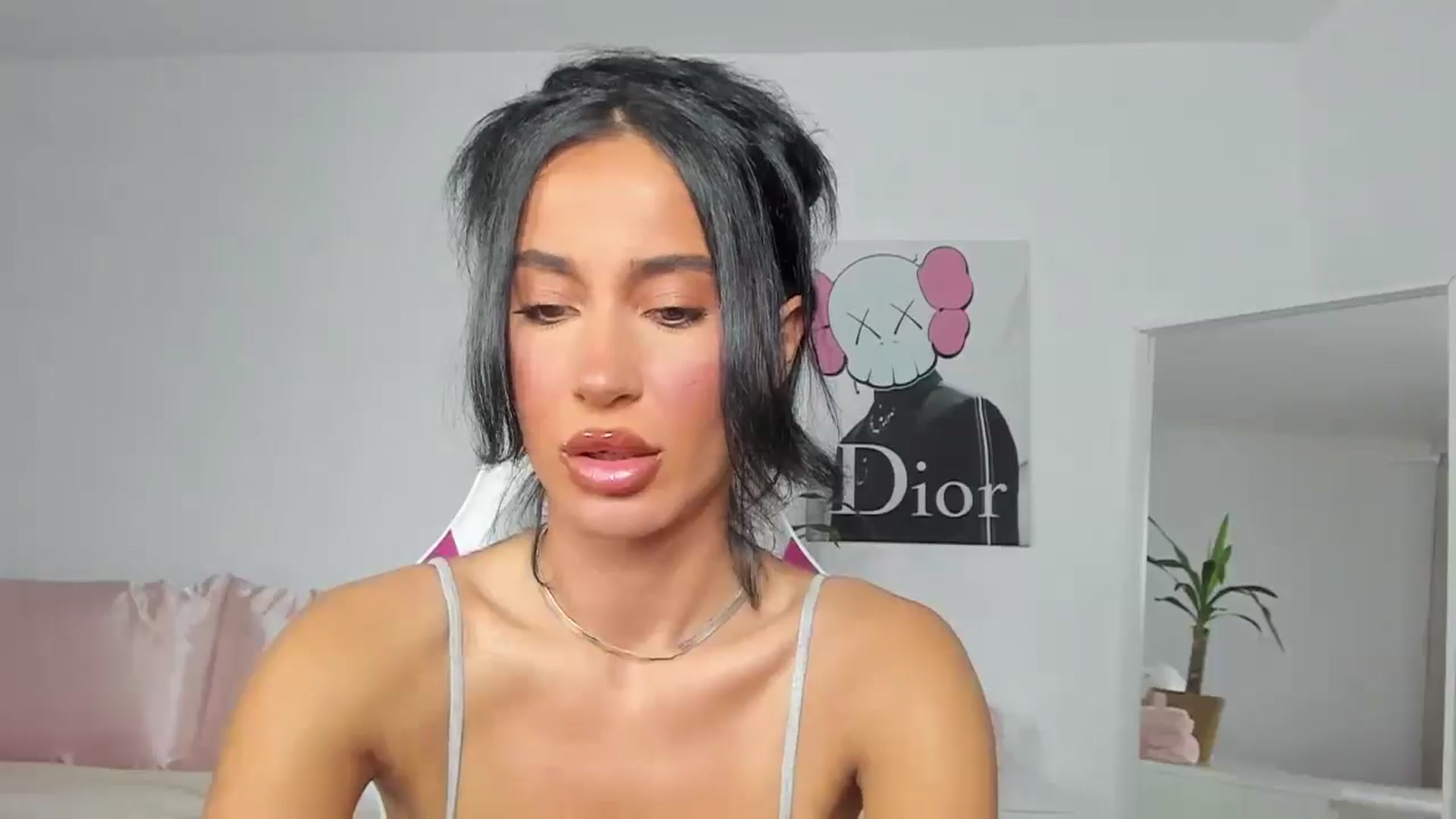 Gallery image thumbnail from Qarinah's myfreecams stream on, 05/08/2025, 24:16 image 5 of 20