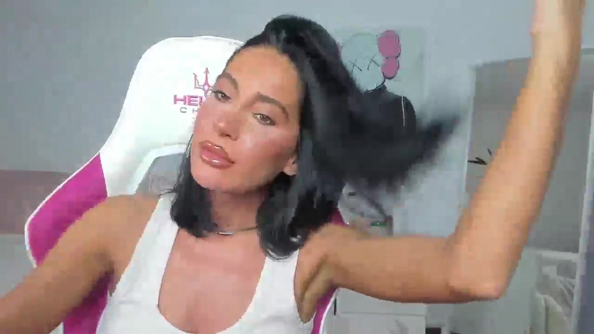 Gallery image thumbnail from Qarinah's myfreecams stream on, 05/10/2025, 24:39 image 14 of 20