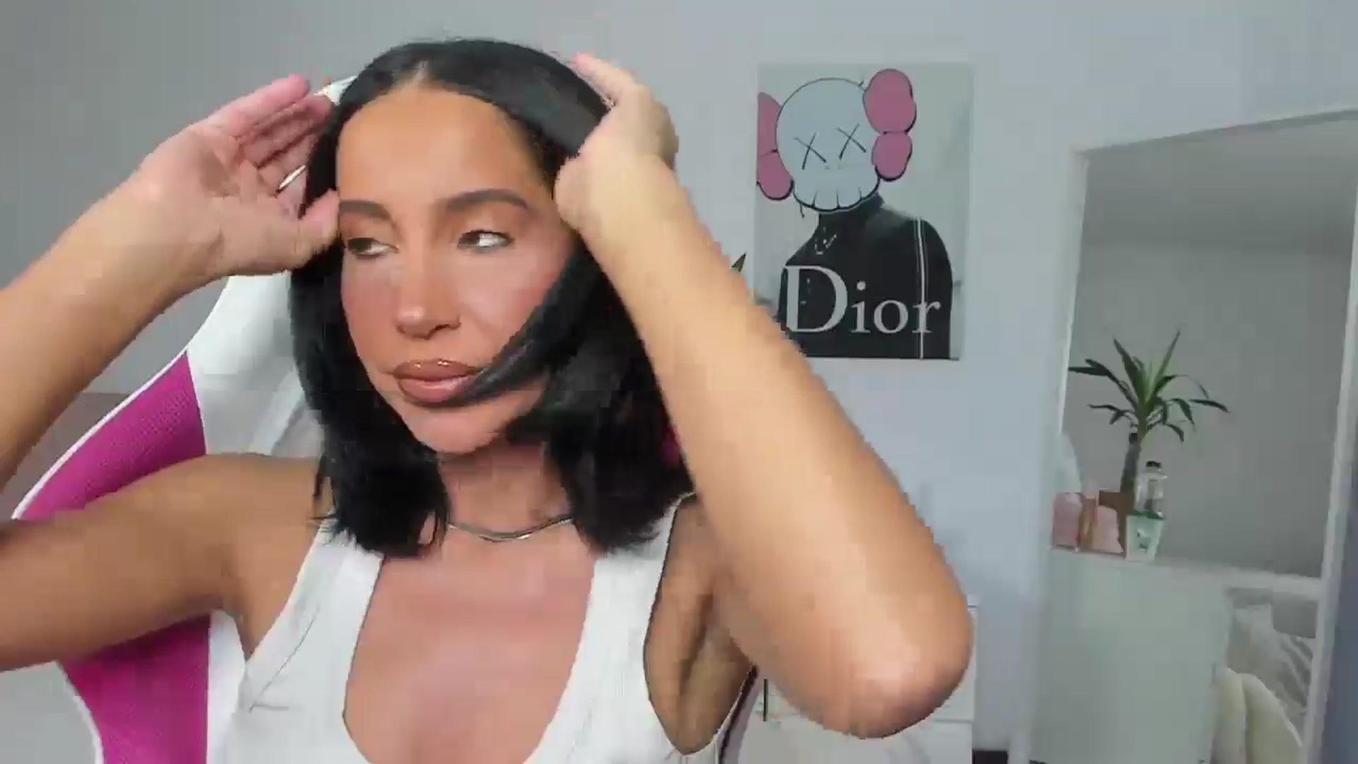 Gallery image thumbnail from Qarinah's myfreecams stream on, 05/10/2025, 24:39 image 10 of 20