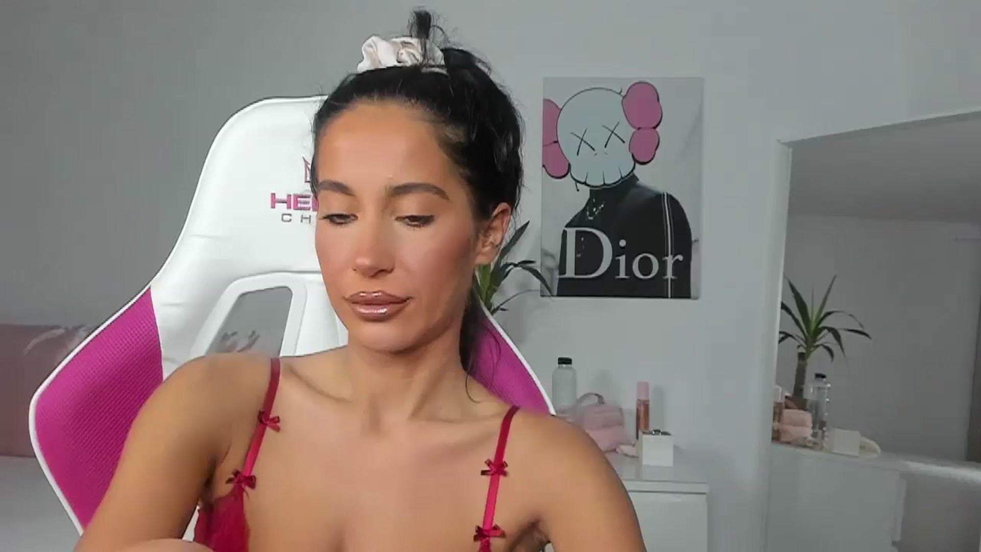 Gallery image thumbnail from Qarinah's myfreecams stream on, 05/13/2025, 22:54 image 10 of 20