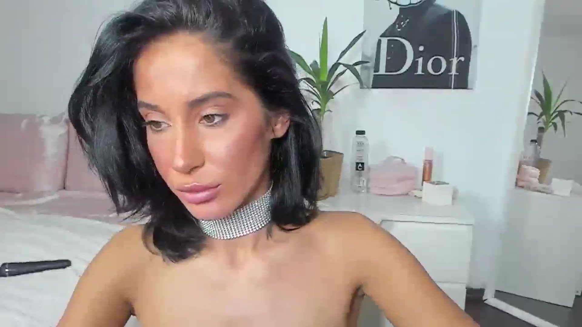Gallery image thumbnail from Qarinah's myfreecams stream on, 05/15/2025, 02:35 image 20 of 20