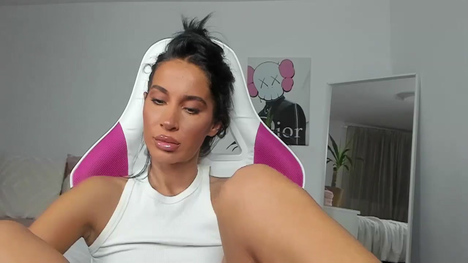 Gallery image thumbnail from Qarinah's myfreecams stream on, 05/24/2025, 01:36 image 2 of 20