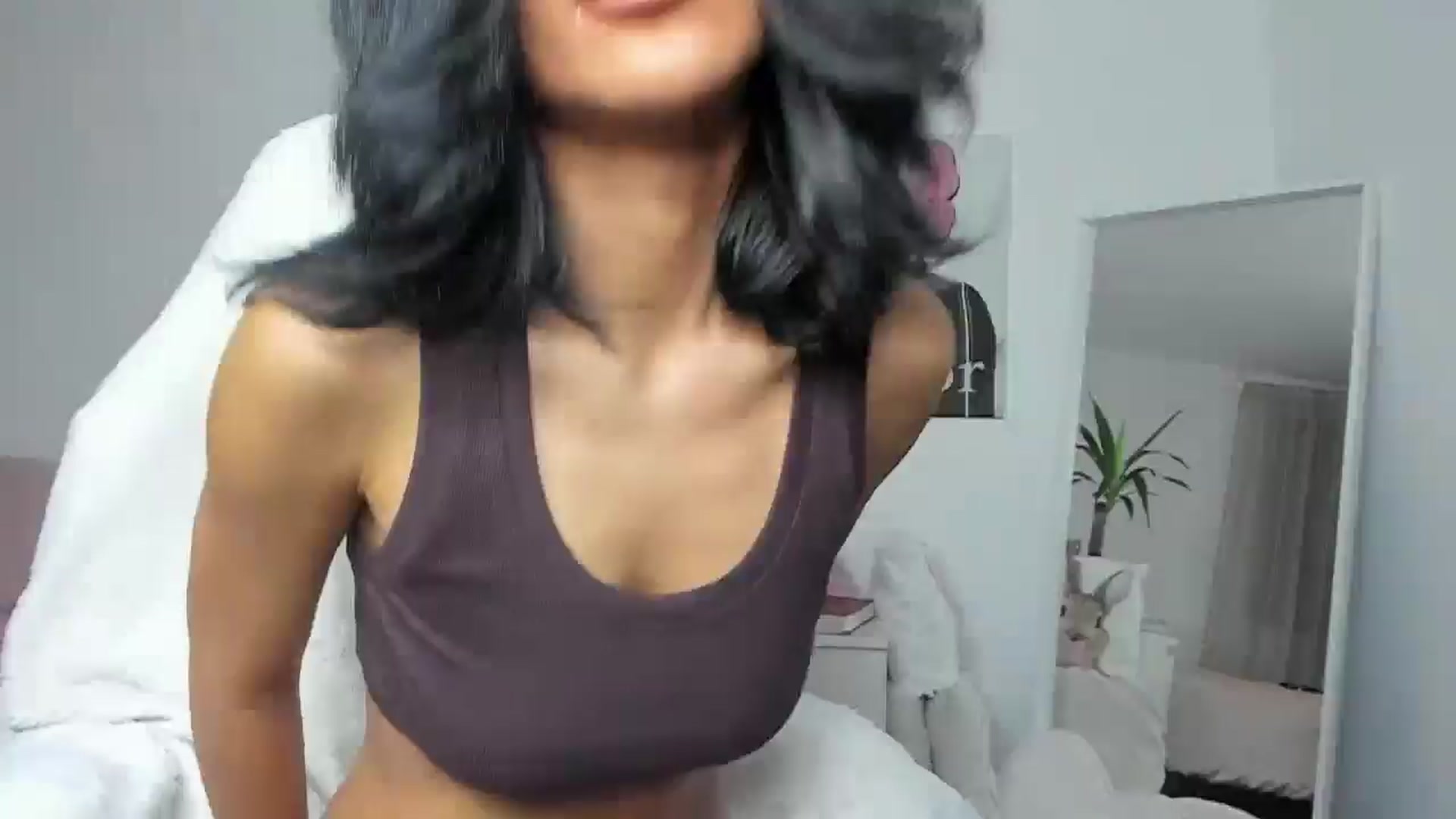 Gallery image thumbnail from Qarinah's myfreecams stream on, 06/01/2025, 24:52 image 16 of 20