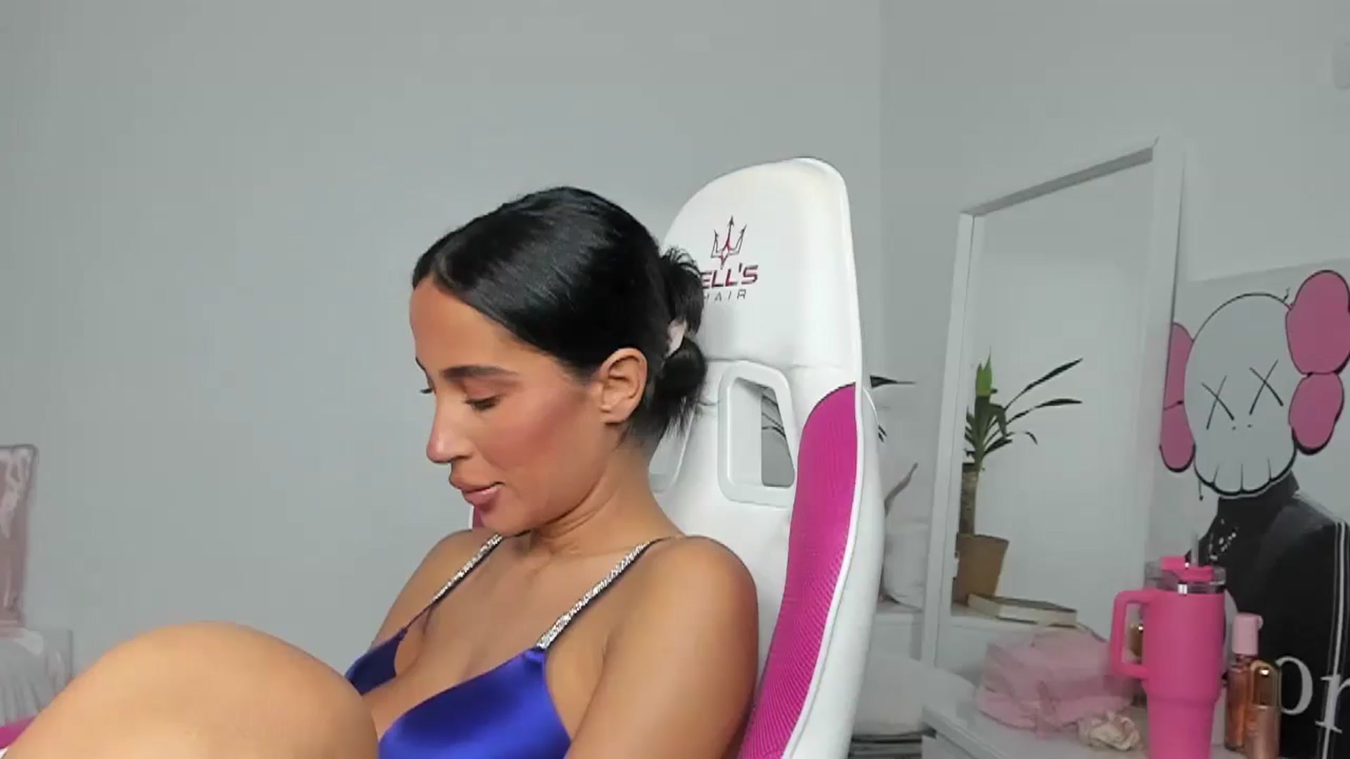 Gallery image thumbnail from Qarinah's myfreecams stream on, 06/11/2025, 24:44 image 11 of 20