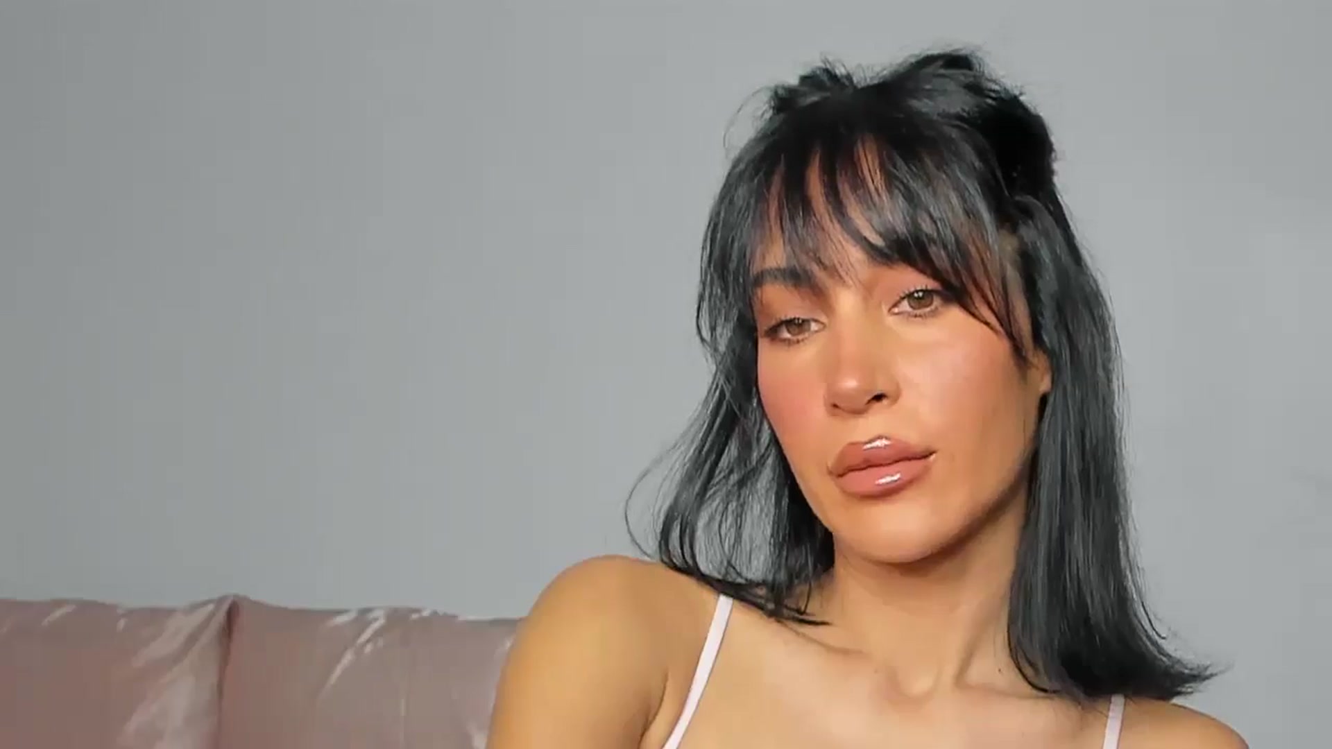 Gallery image thumbnail from Qarinah's myfreecams stream on, 07/01/2025, 23:28 image 4 of 20