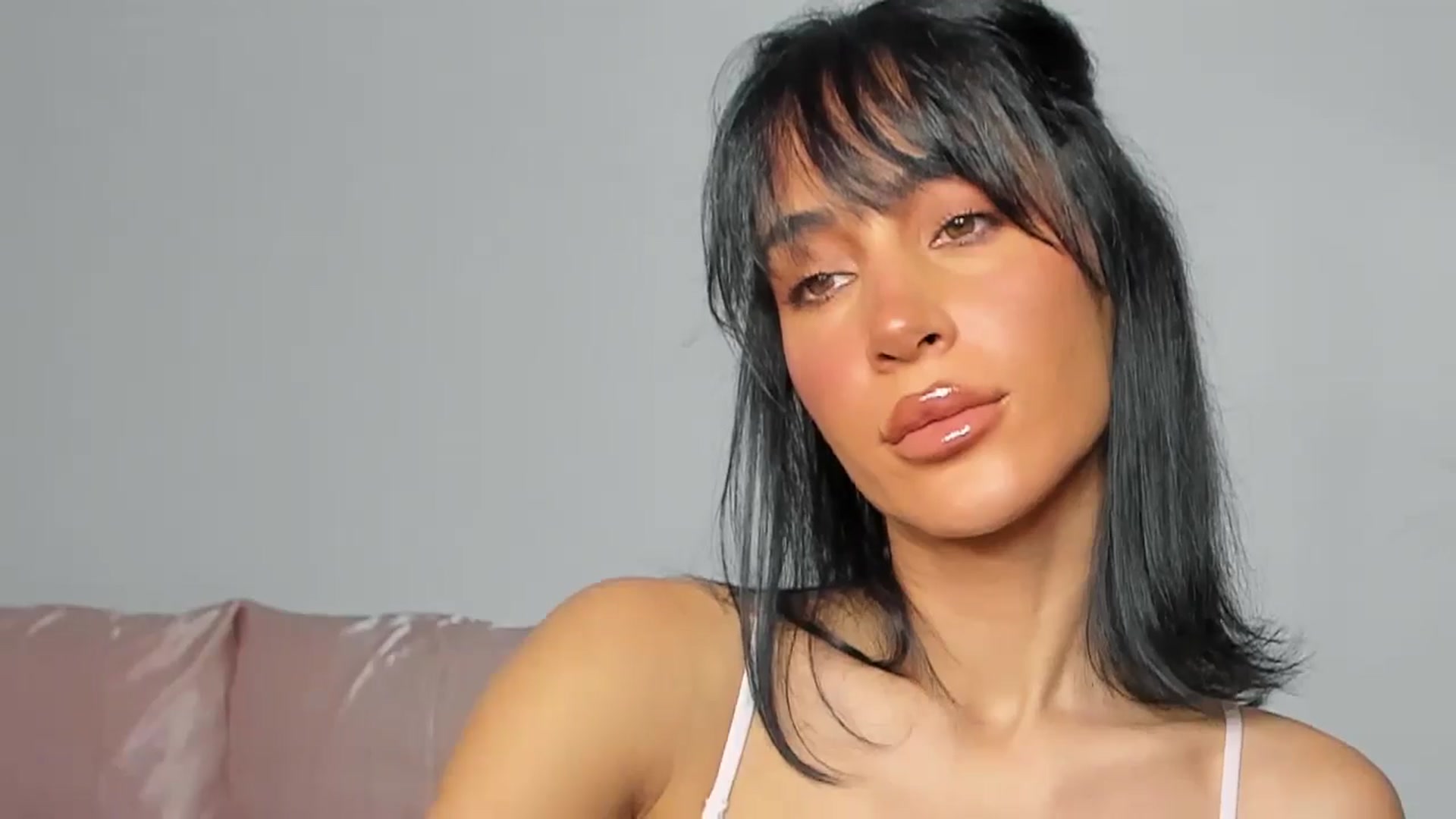 Gallery image thumbnail from Qarinah's myfreecams stream on, 07/01/2025, 23:28 image 15 of 20