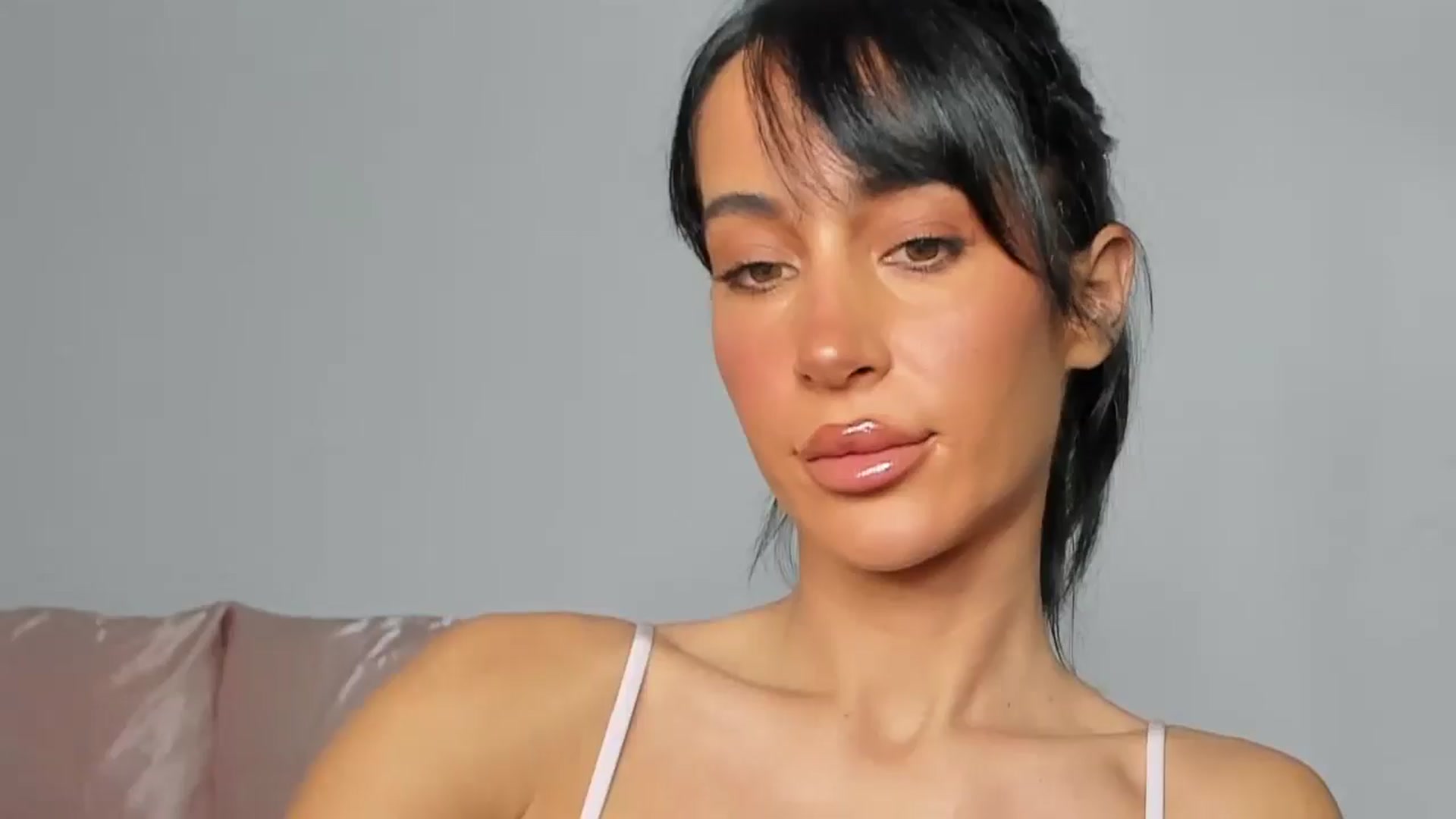 Gallery image thumbnail from Qarinah's myfreecams stream on, 07/02/2025, 01:19 image 1 of 20