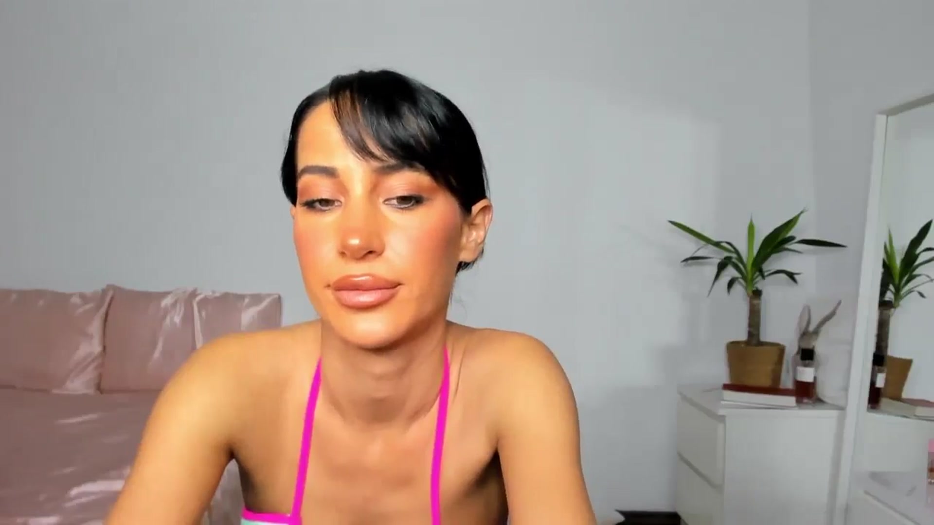 Gallery image thumbnail from Qarinah's myfreecams stream on, 07/03/2025, 01:59 image 19 of 20