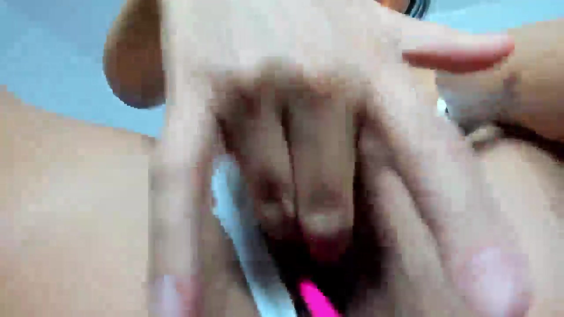 Gallery image thumbnail from Qarinah's myfreecams stream on, 07/04/2025, 03:20 image 4 of 20