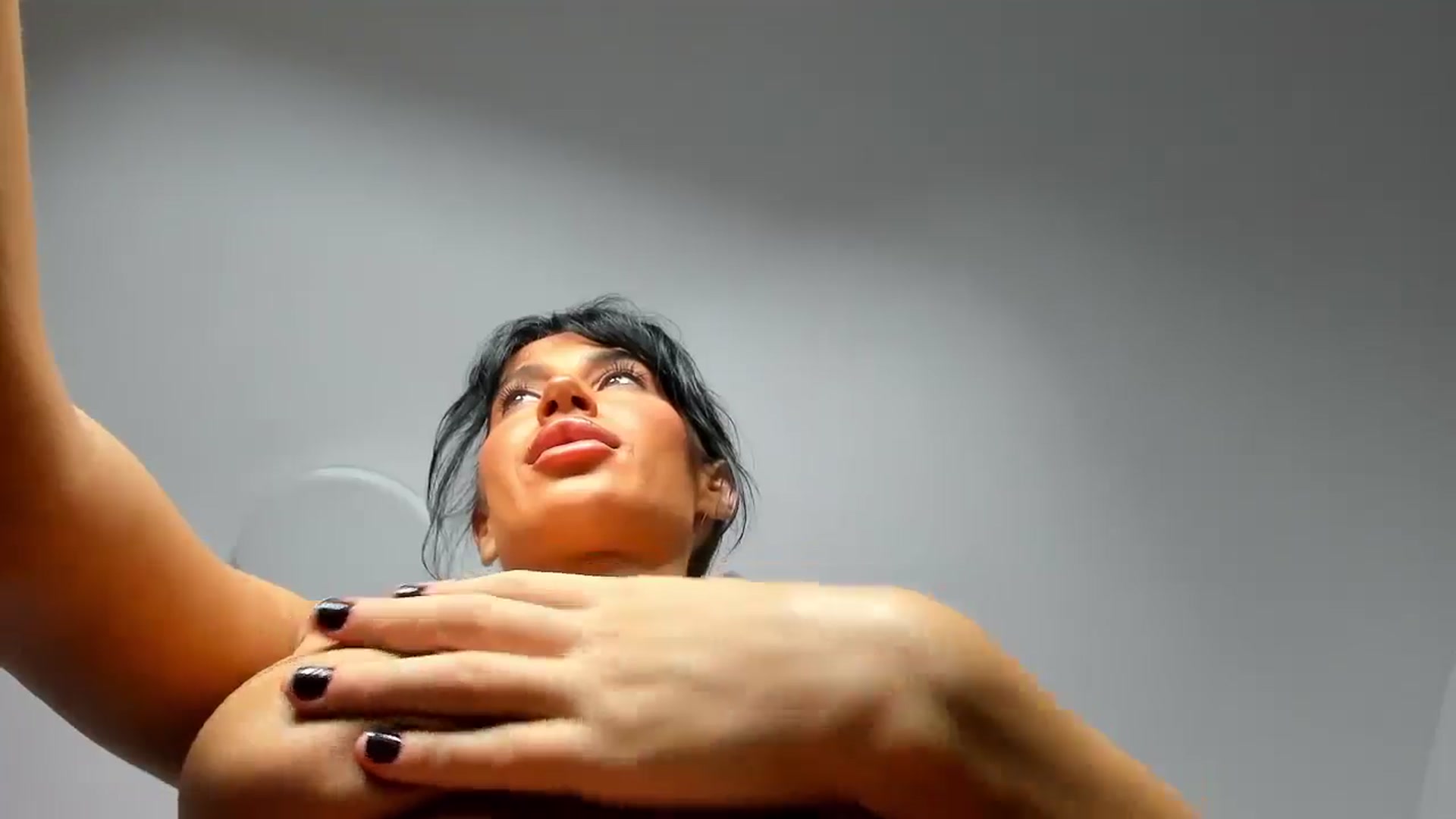 Gallery image thumbnail from Qarinah's myfreecams stream on, 07/05/2025, 03:09 image 10 of 20