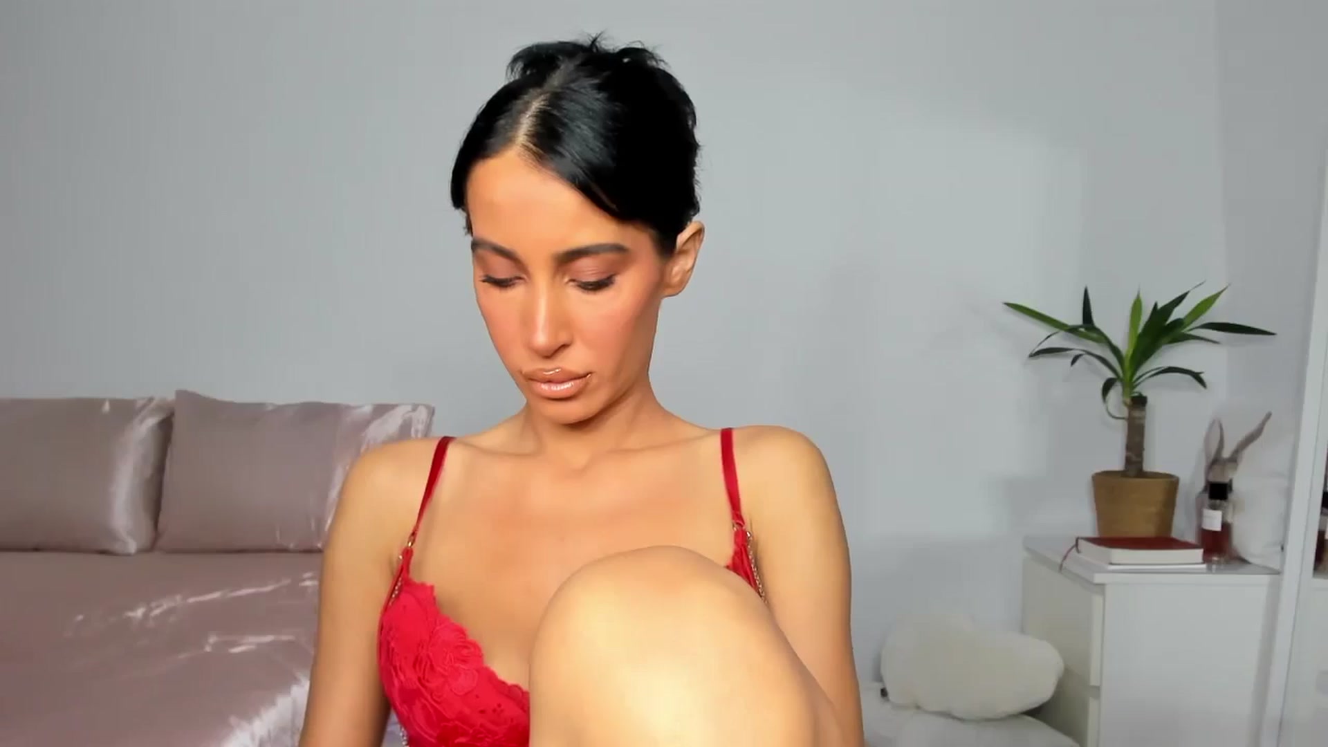 Gallery image thumbnail from Qarinah's myfreecams stream on, 07/06/2025, 21:25 image 6 of 20
