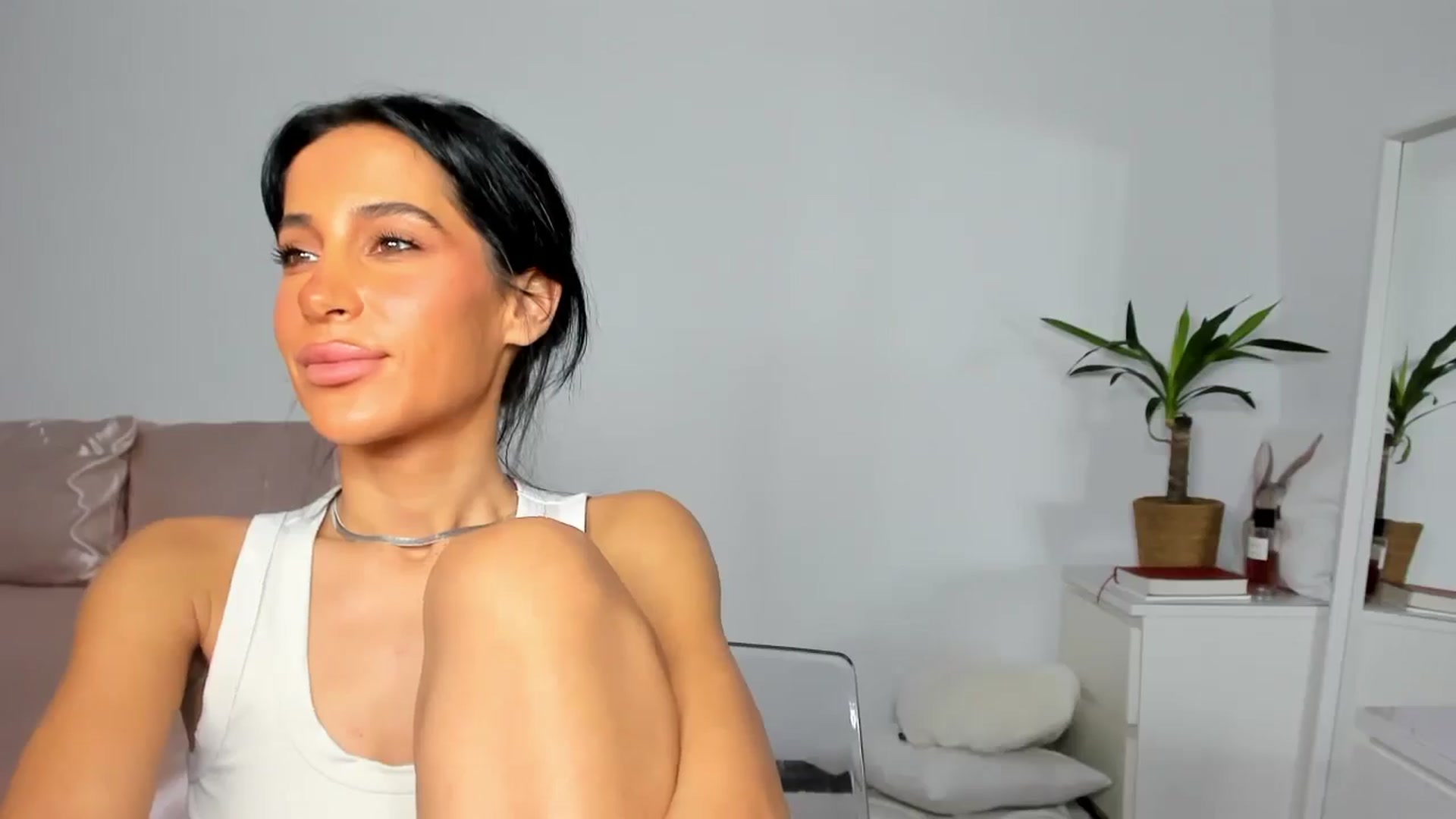 Gallery image thumbnail from Qarinah's myfreecams stream on, 07/08/2025, 06:36 image 12 of 20