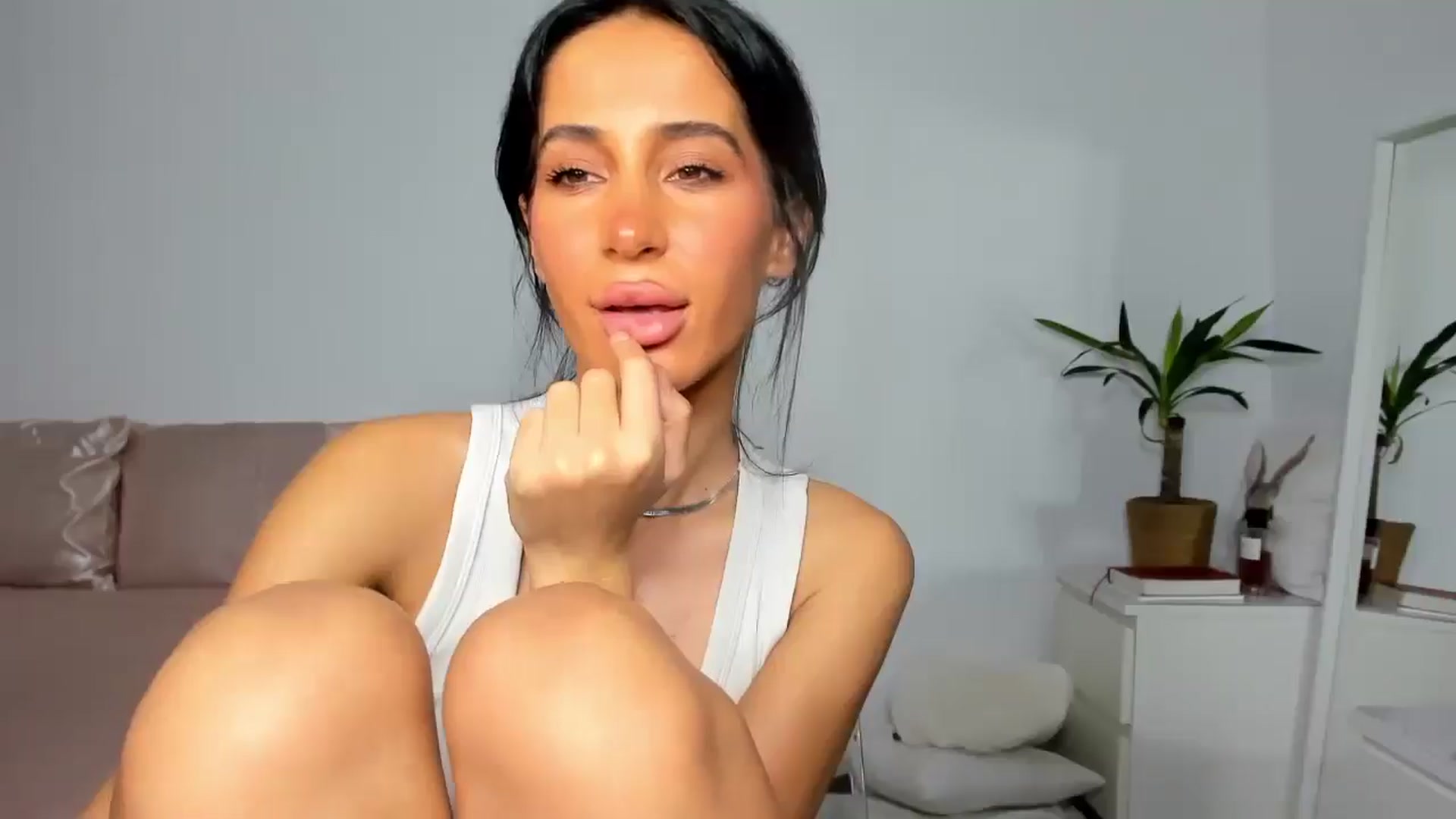 Gallery image thumbnail from Qarinah's myfreecams stream on, 07/08/2025, 06:36 image 17 of 20
