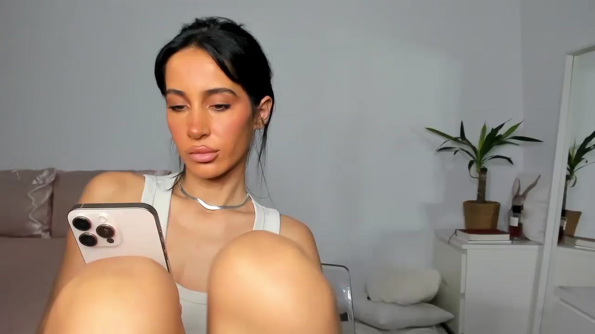 Gallery image thumbnail from Qarinah's myfreecams stream on, 07/08/2025, 06:36 image 5 of 20