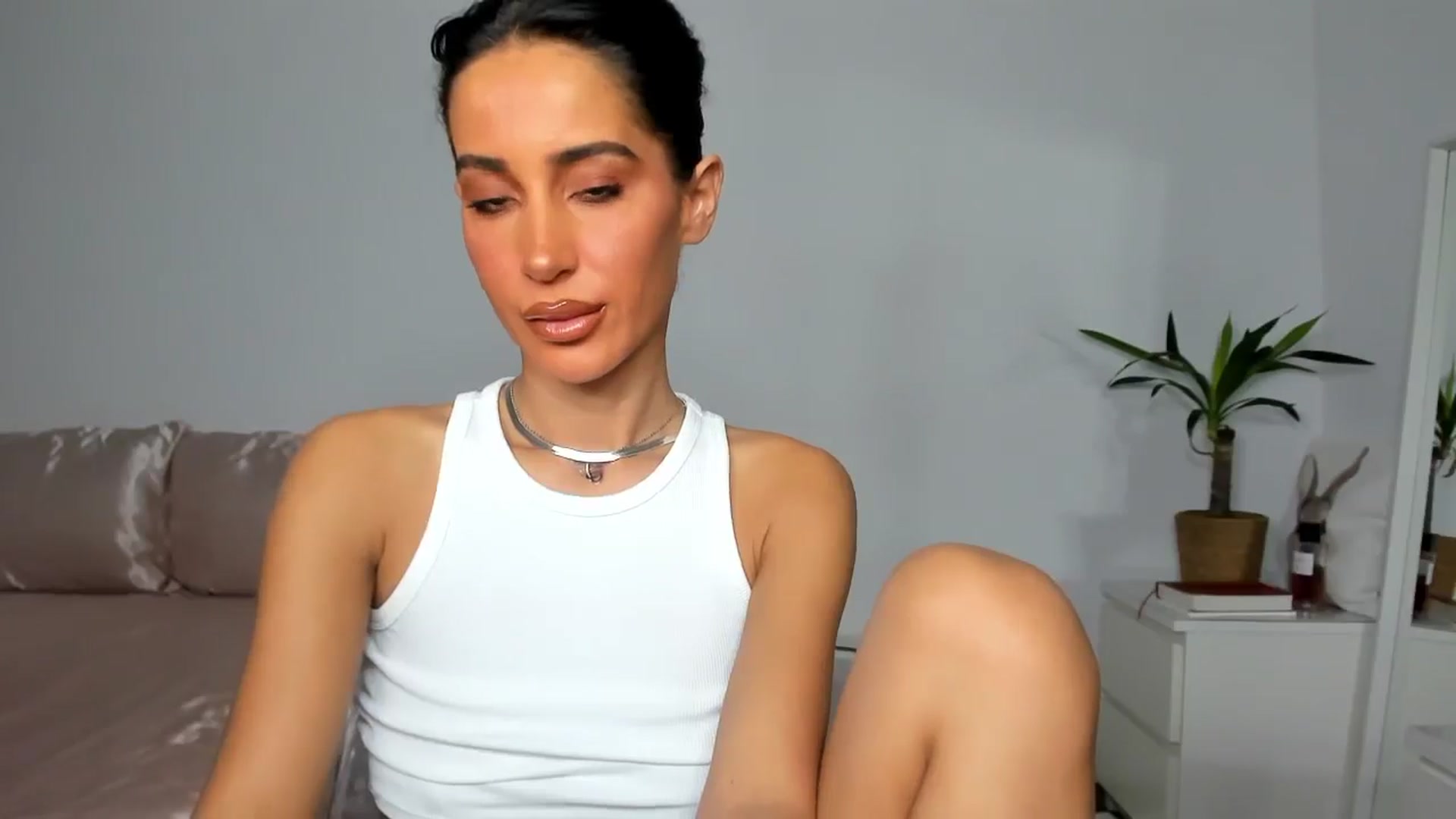 Gallery image thumbnail from Qarinah's myfreecams stream on, 07/09/2025, 01:01 image 2 of 20