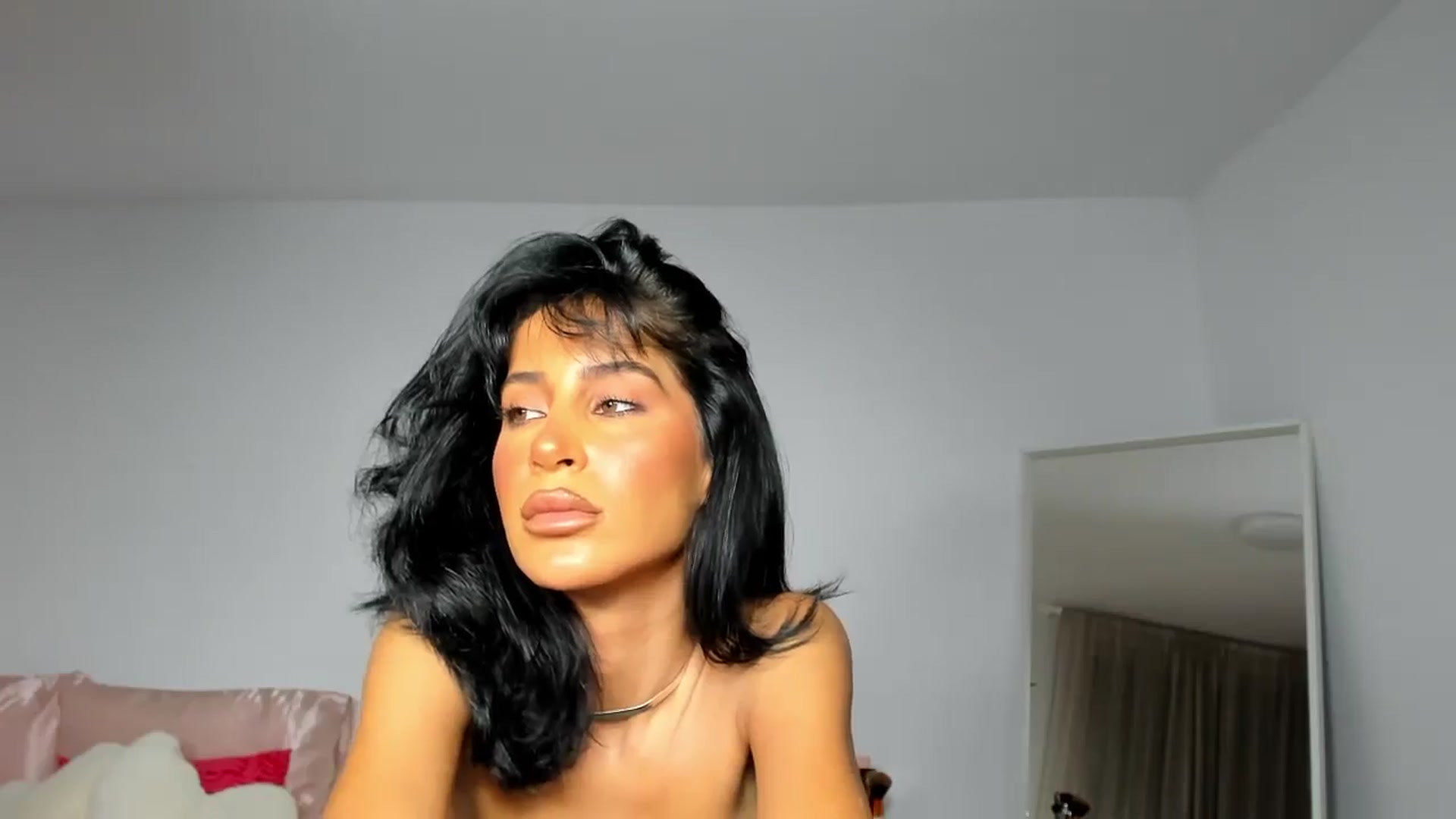 Gallery image thumbnail from Qarinah's myfreecams stream on, 07/16/2025, 22:52 image 20 of 20