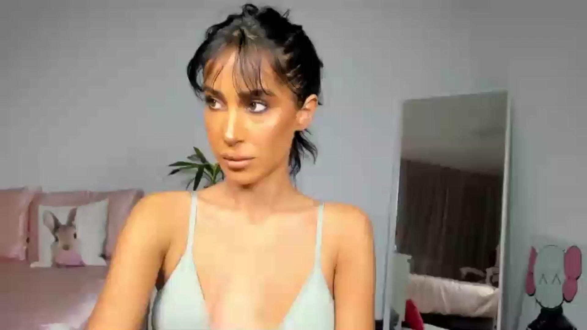 Gallery image thumbnail from Qarinah's myfreecams stream on, 07/22/2025, 23:04 image 20 of 20