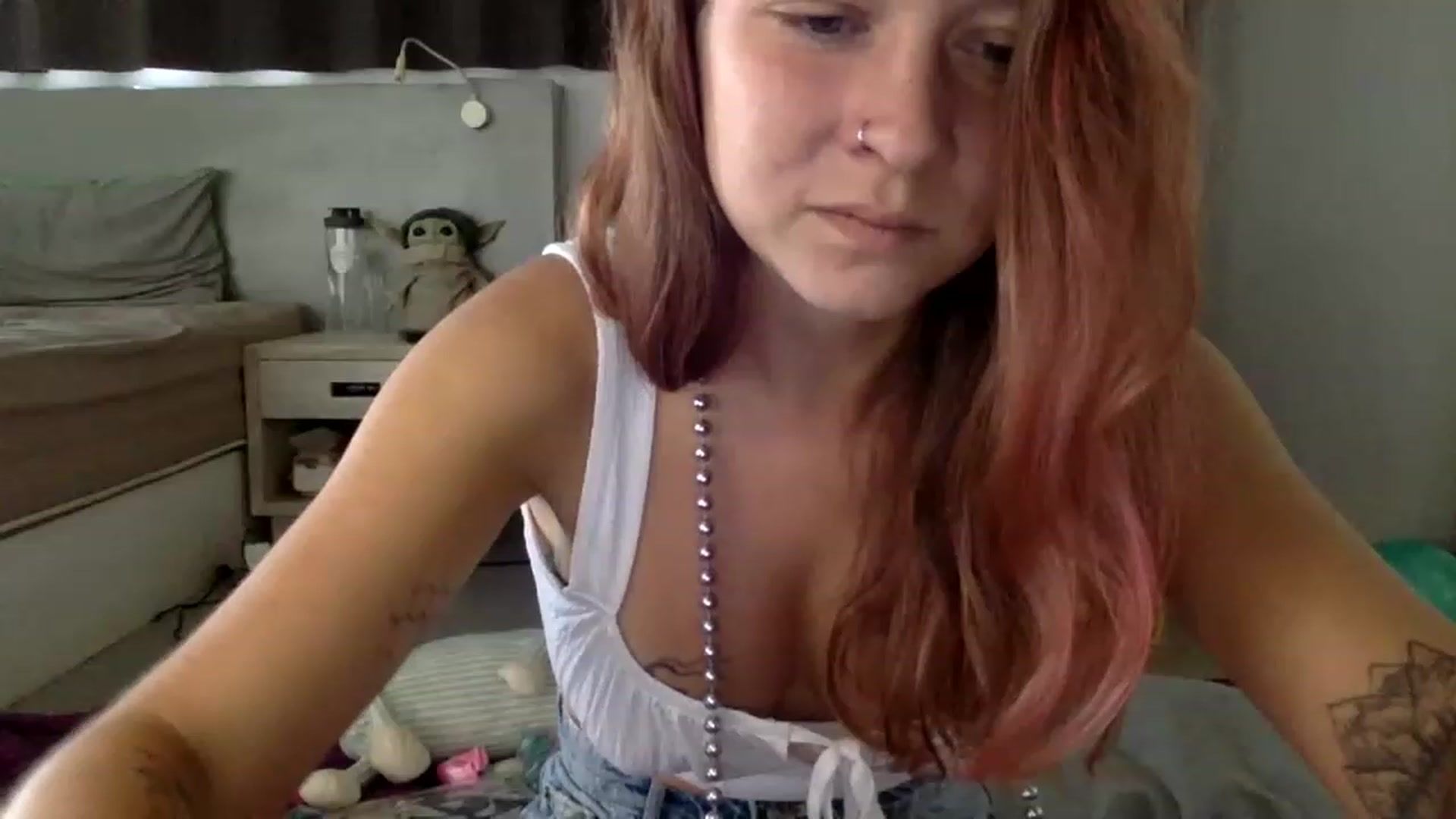 Gallery image thumbnail from Qi_ra's myfreecams stream on, 12/06/2022, 01:47 image 10 of 20