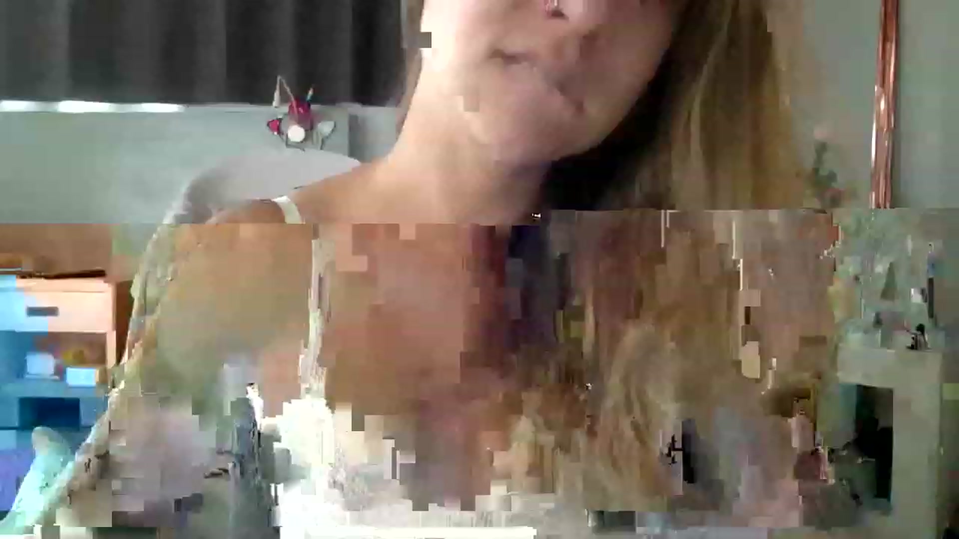 Gallery image thumbnail from Qi_ra's myfreecams stream on, 12/23/2022, 02:14 image 2 of 20