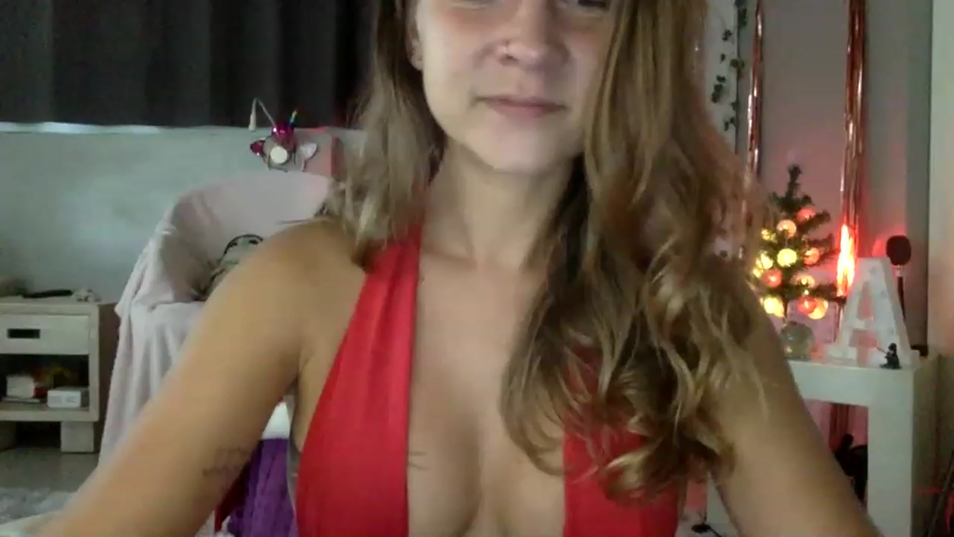 Gallery image thumbnail from Qi_ra's myfreecams stream on, 12/25/2022, 03:09 image 1 of 20