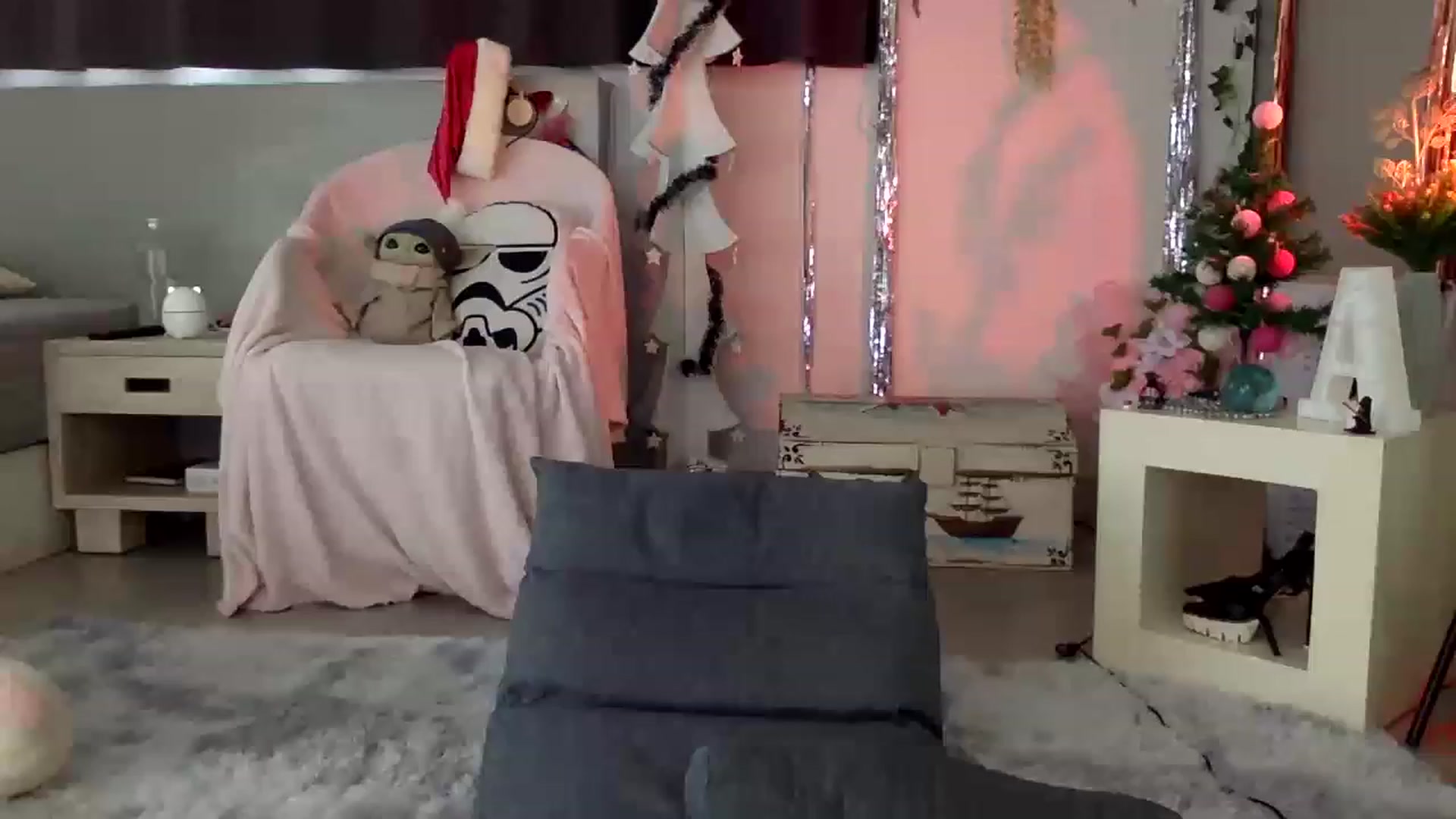 Gallery image thumbnail from Qi_ra's myfreecams stream on, 12/28/2022, 02:52 image 17 of 20