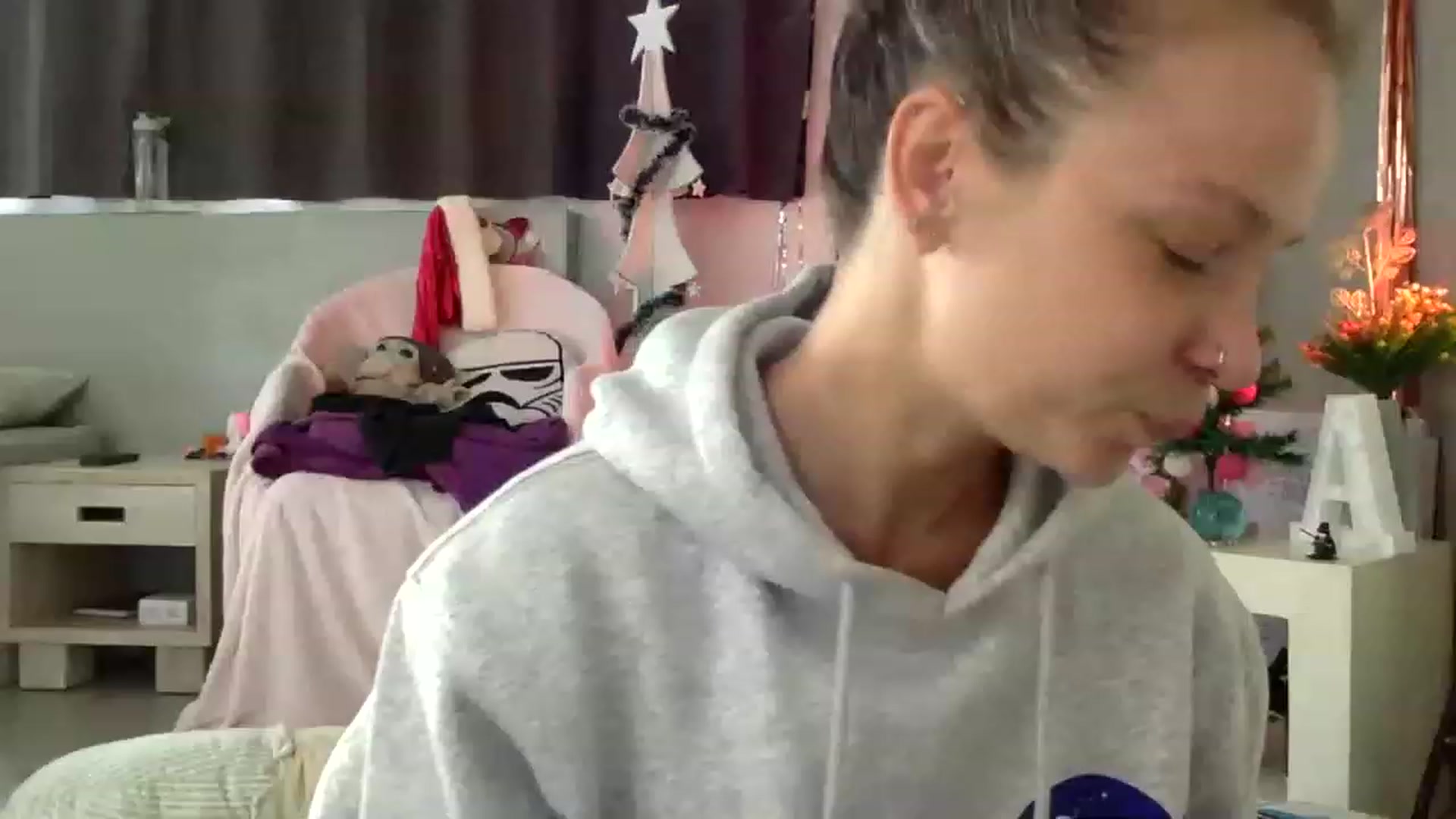 Gallery image thumbnail from Qi_ra's myfreecams stream on, 01/03/2023, 01:52 image 8 of 20