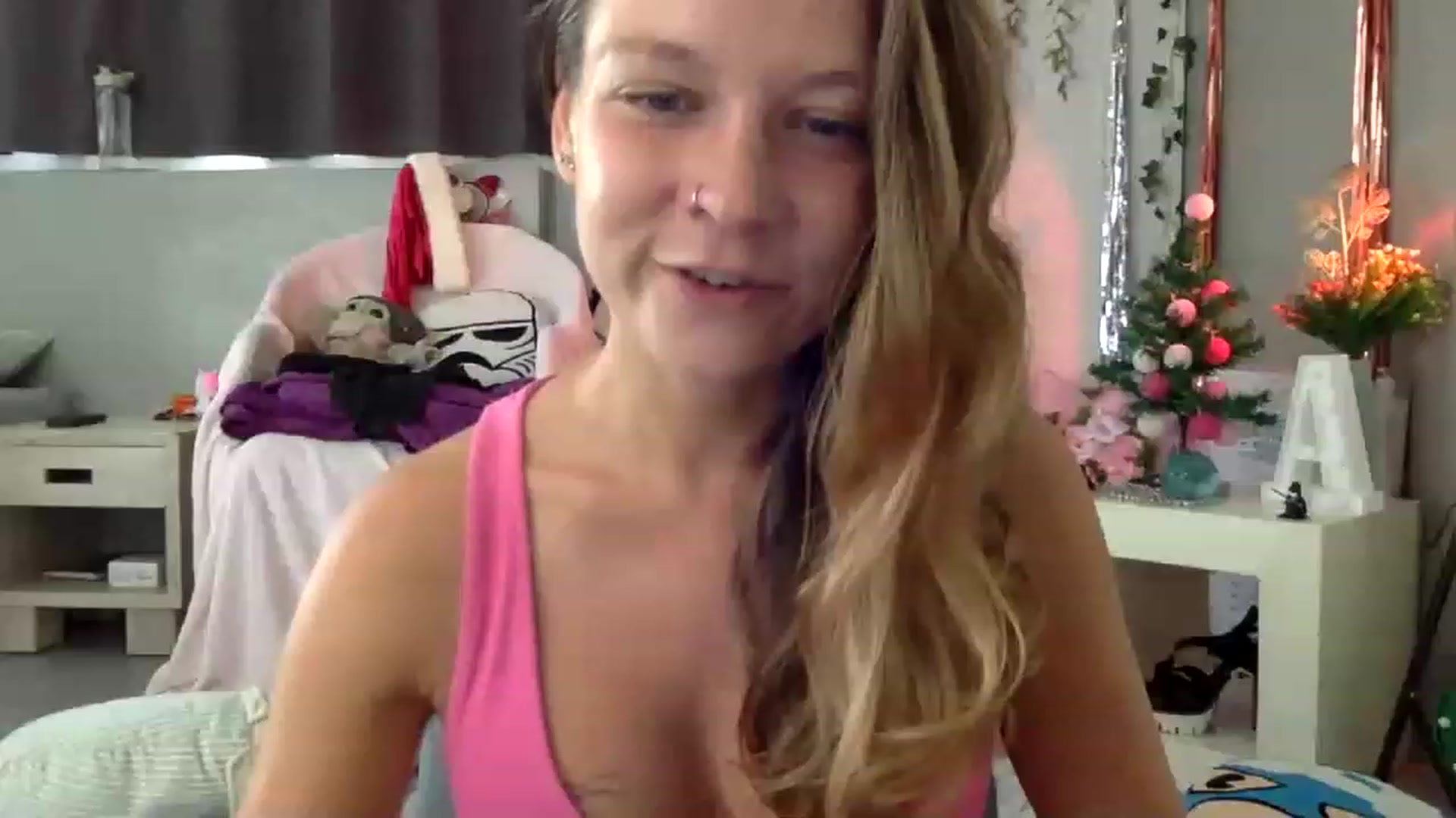 Gallery image thumbnail from Qi_ra's myfreecams stream on, 01/03/2023, 01:52 image 19 of 20
