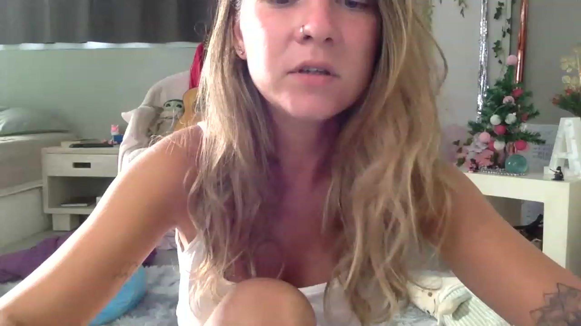 Gallery image thumbnail from Qi_ra's myfreecams stream on, 01/19/2023, 01:14 image 2 of 20