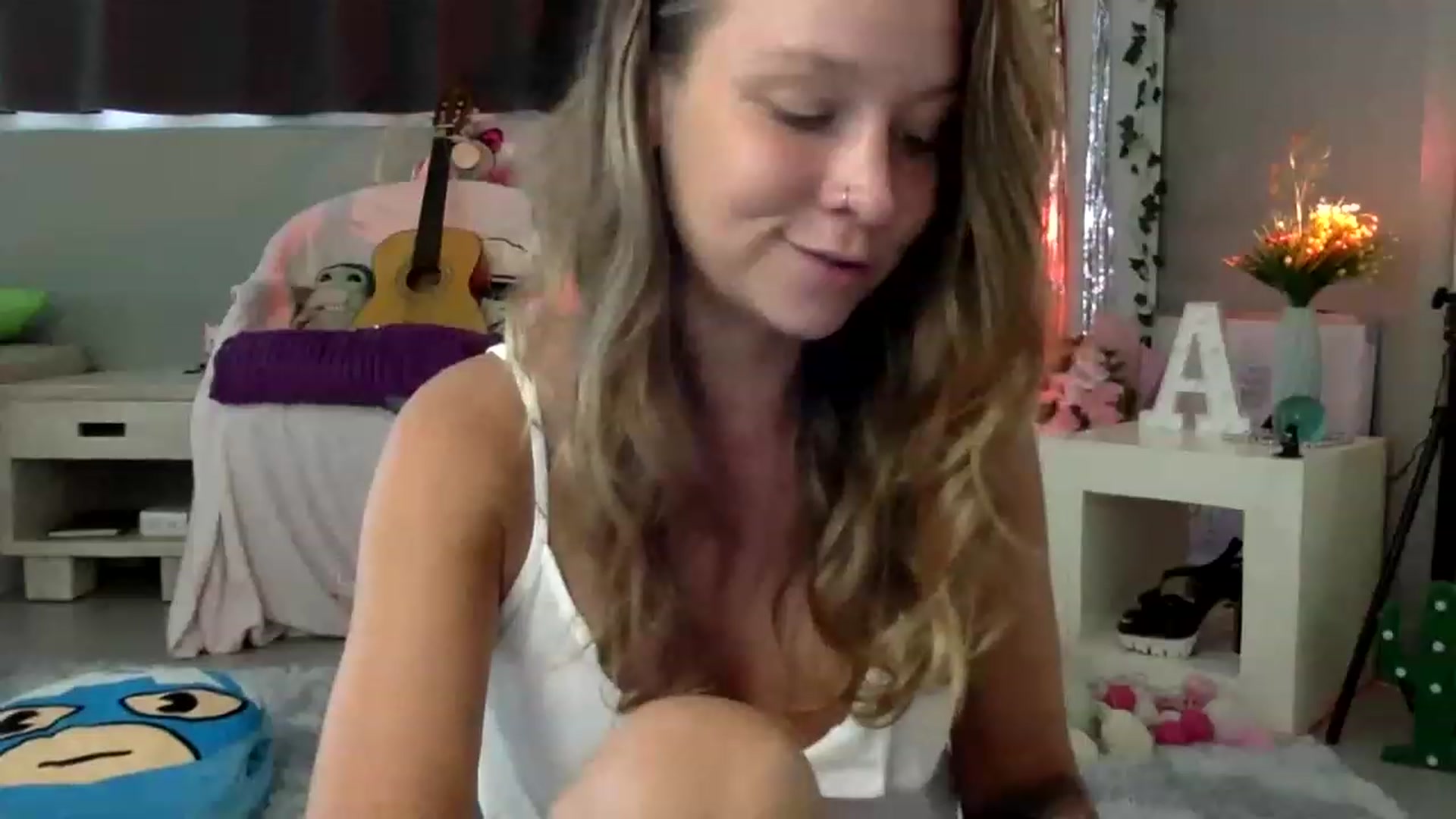 Gallery image thumbnail from Qi_ra's myfreecams stream on, 02/04/2023, 03:02 image 18 of 20
