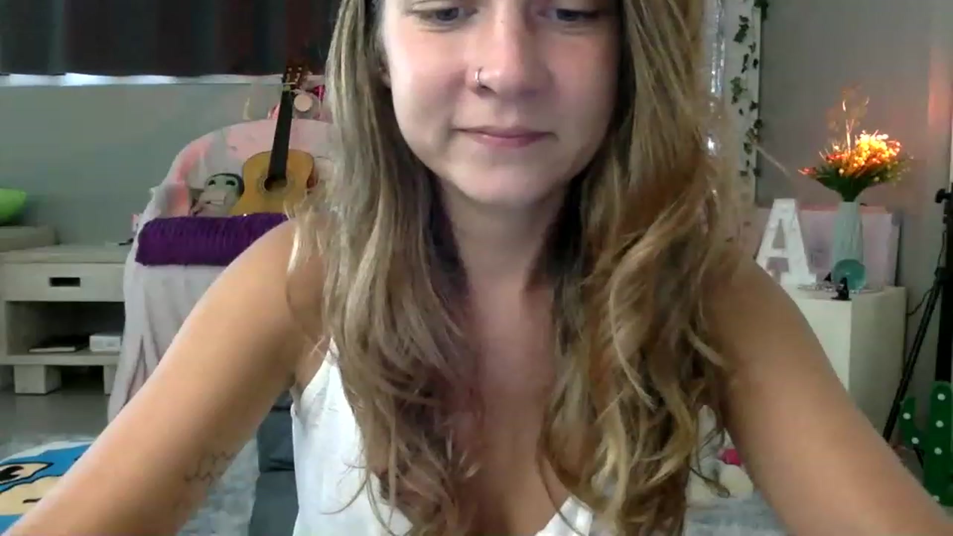 Gallery image thumbnail from Qi_ra's myfreecams stream on, 02/04/2023, 03:02 image 15 of 20
