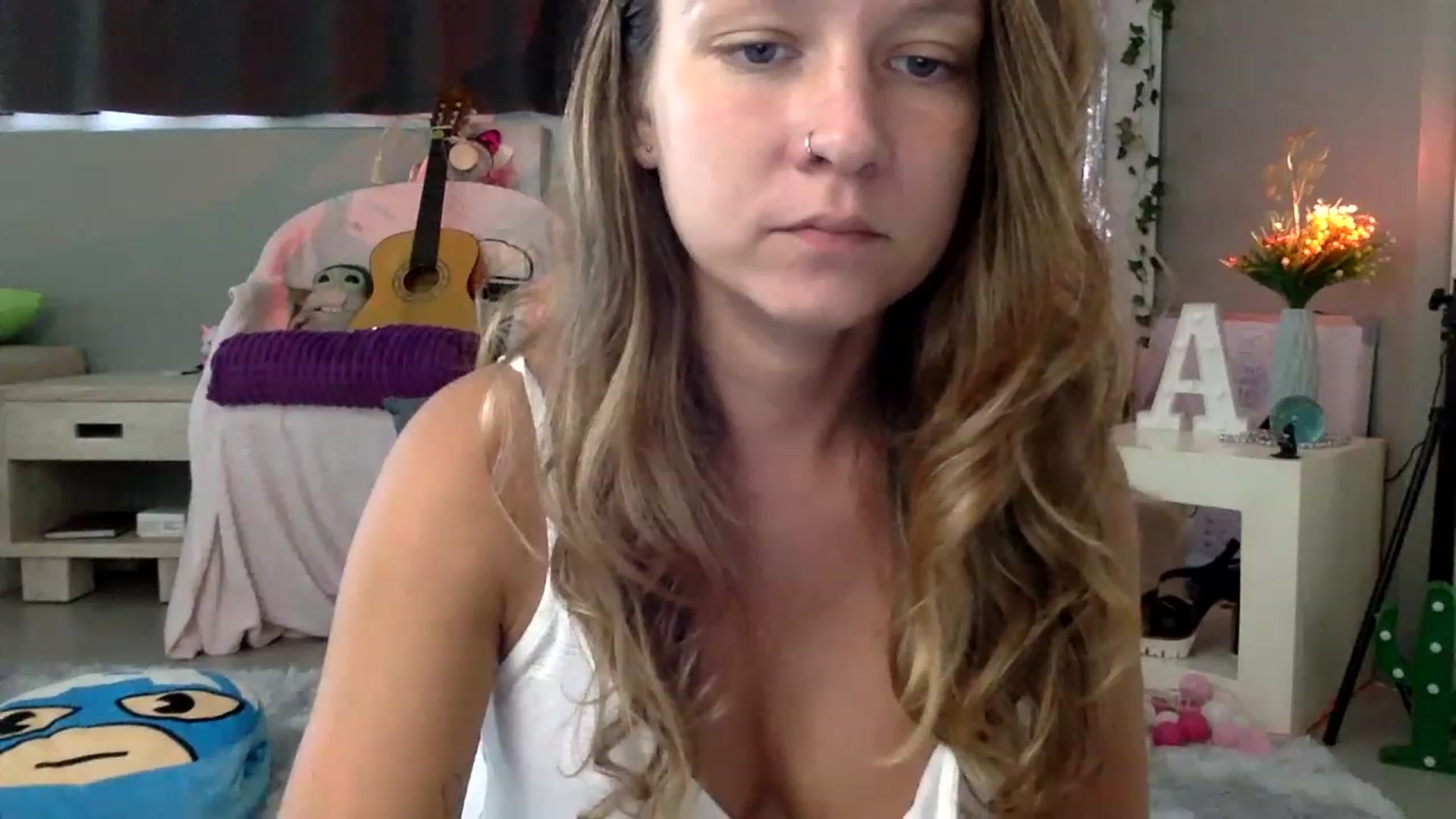 Gallery image thumbnail from Qi_ra's myfreecams stream on, 02/04/2023, 03:02 image 11 of 20