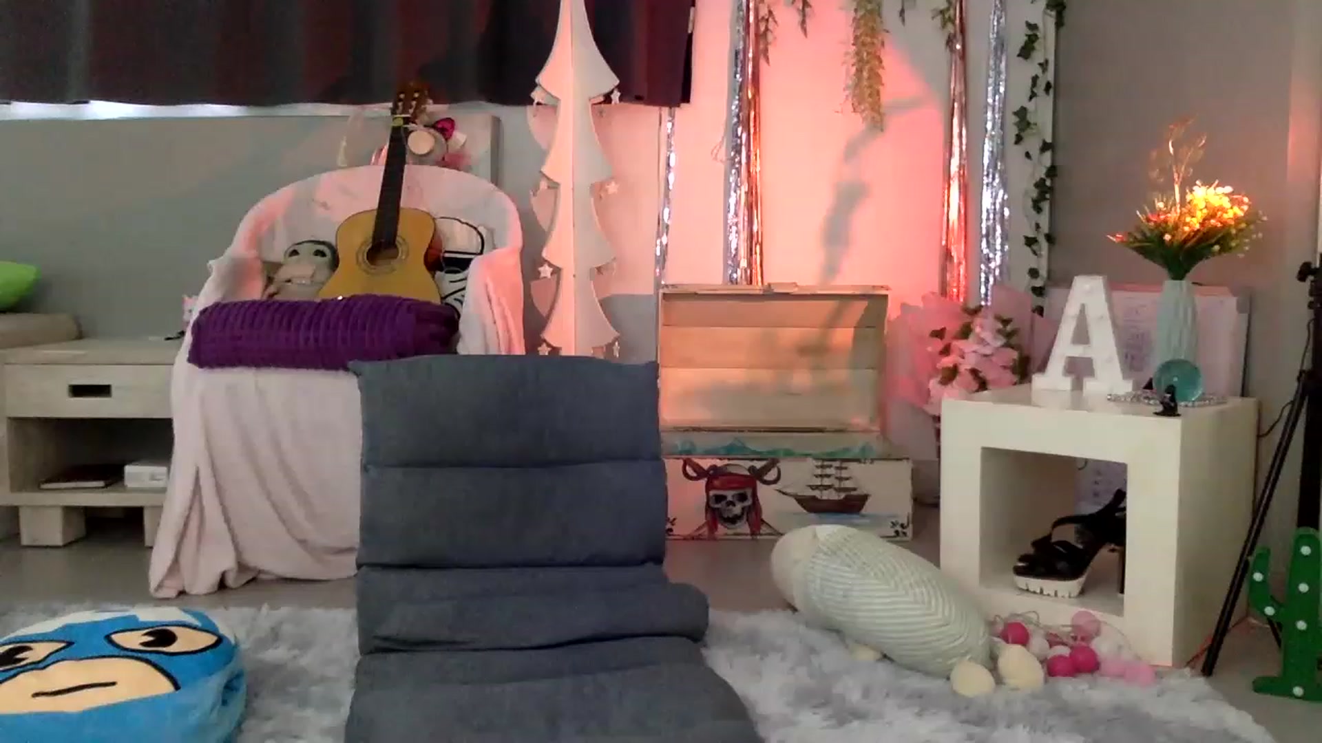 Gallery image thumbnail from Qi_ra's myfreecams stream on, 02/04/2023, 03:02 image 10 of 20