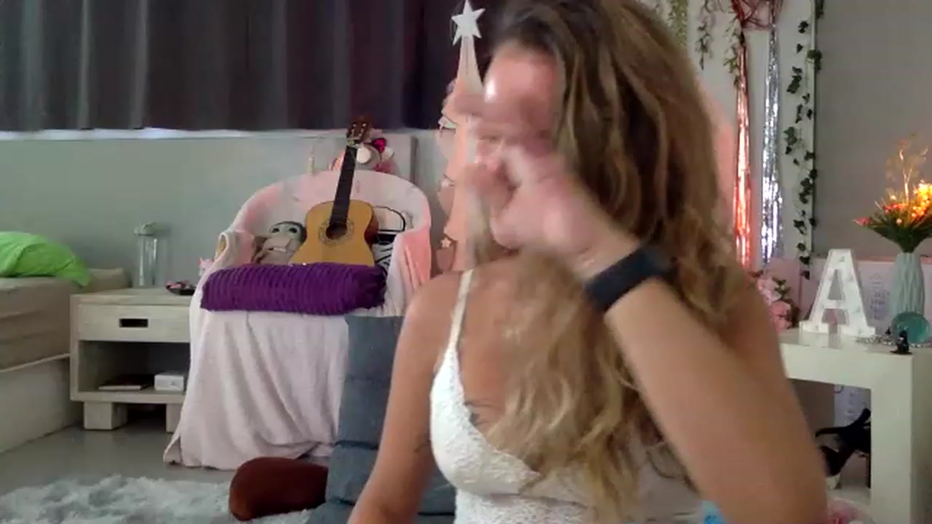 Gallery image thumbnail from Qi_ra's myfreecams stream on, 02/08/2023, 02:57 image 6 of 20