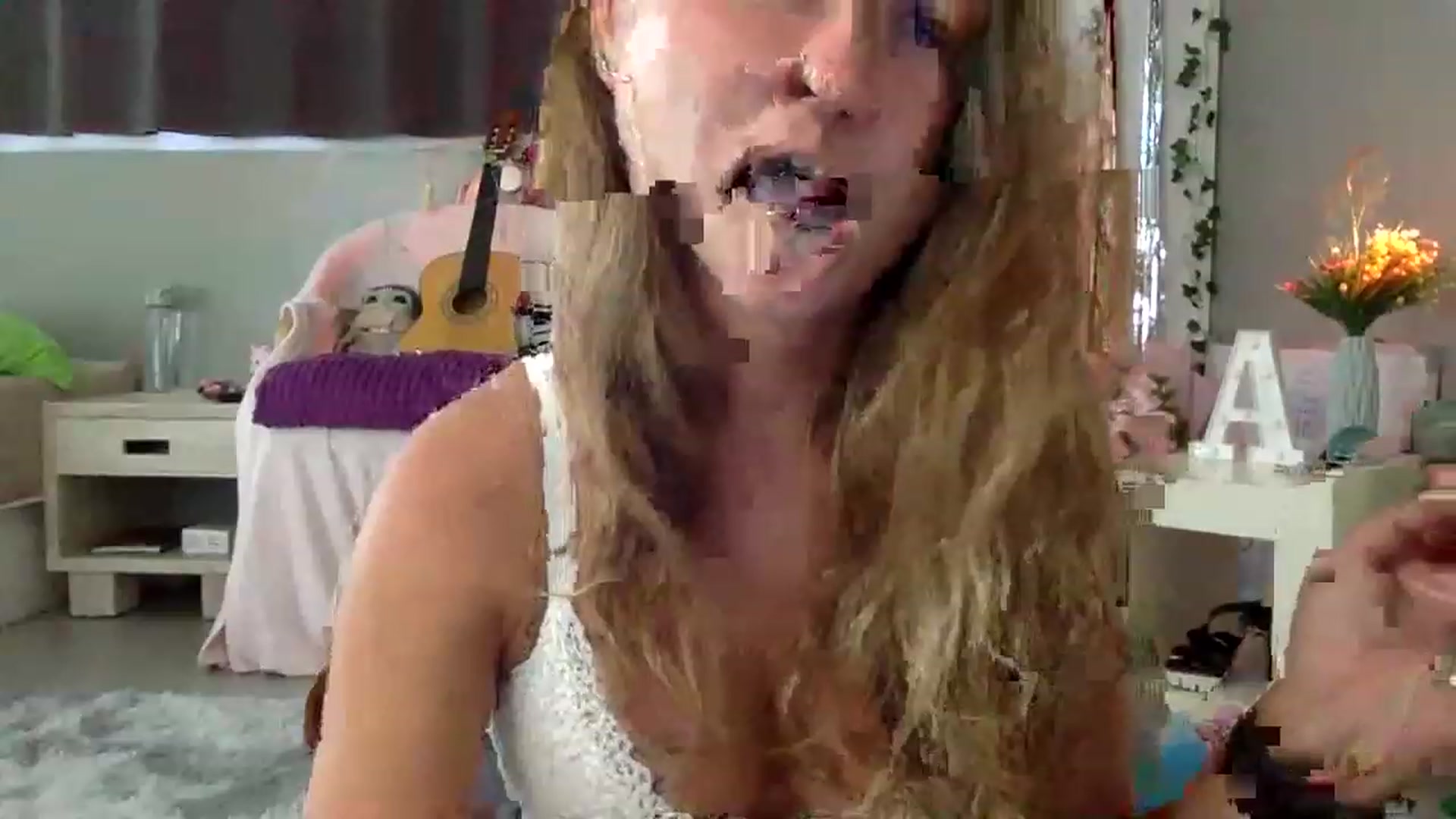 Gallery image thumbnail from Qi_ra's myfreecams stream on, 02/08/2023, 02:57 image 12 of 20