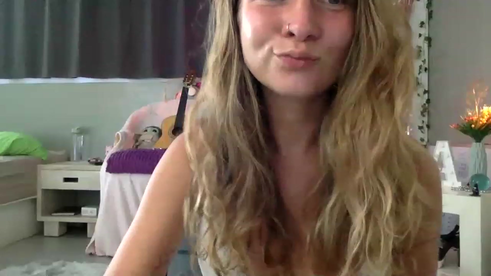 Gallery image thumbnail from Qi_ra's myfreecams stream on, 02/08/2023, 02:57 image 2 of 20