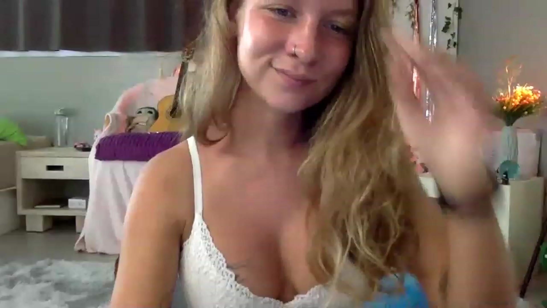Gallery image thumbnail from Qi_ra's myfreecams stream on, 02/08/2023, 02:57 image 11 of 20