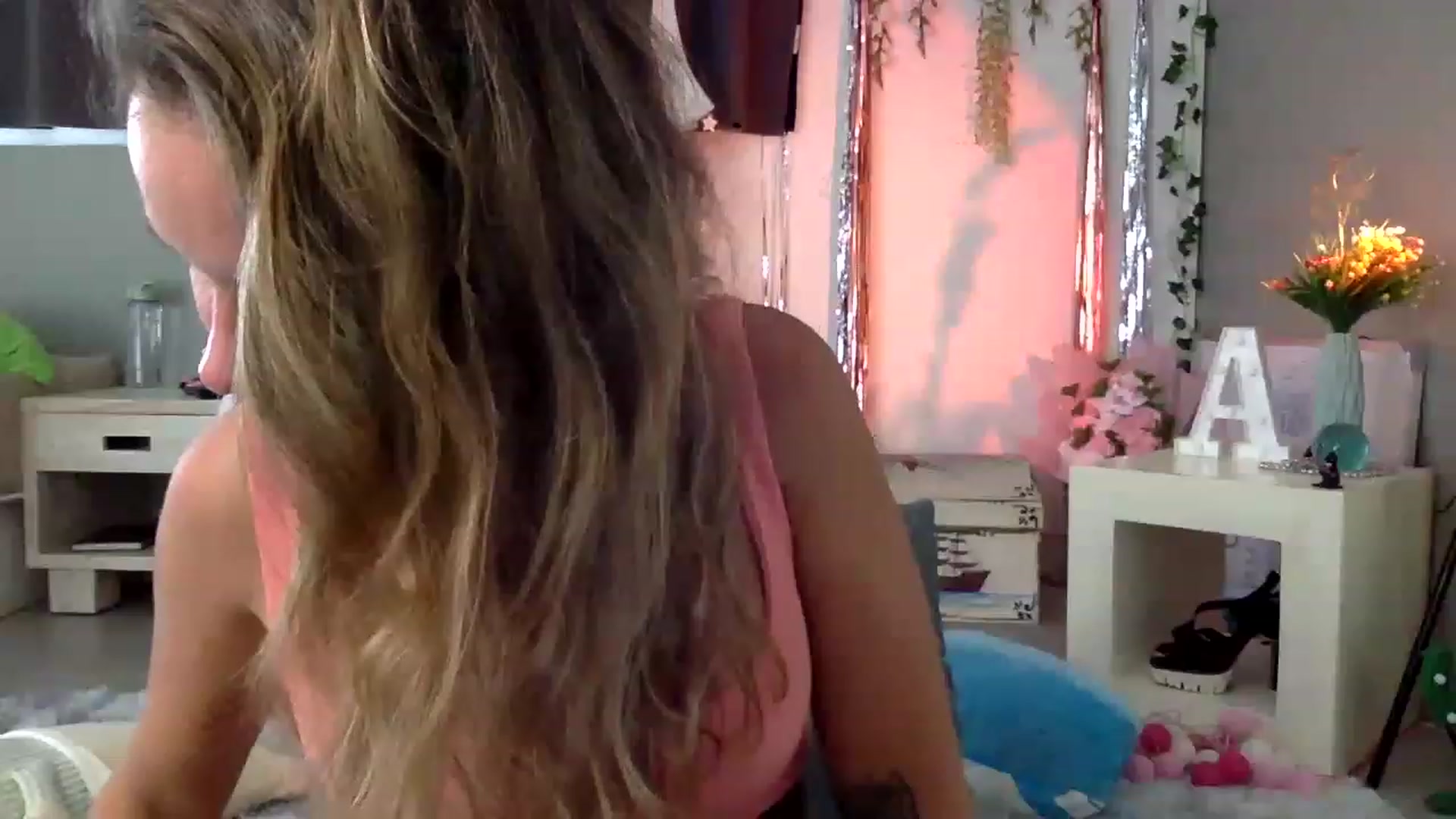 Gallery image thumbnail from Qi_ra's myfreecams stream on, 02/08/2023, 06:21 image 13 of 20