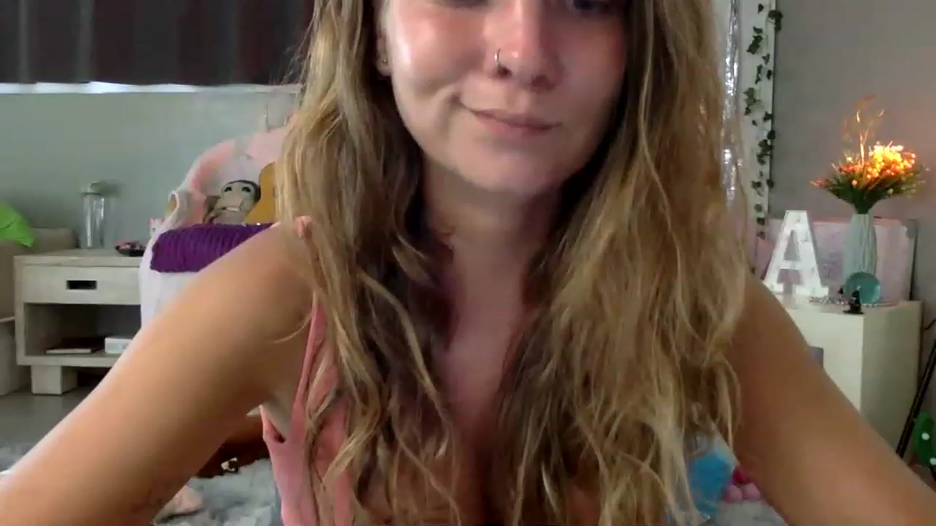 Gallery image thumbnail from Qi_ra's myfreecams stream on, 02/08/2023, 06:21 image 15 of 20