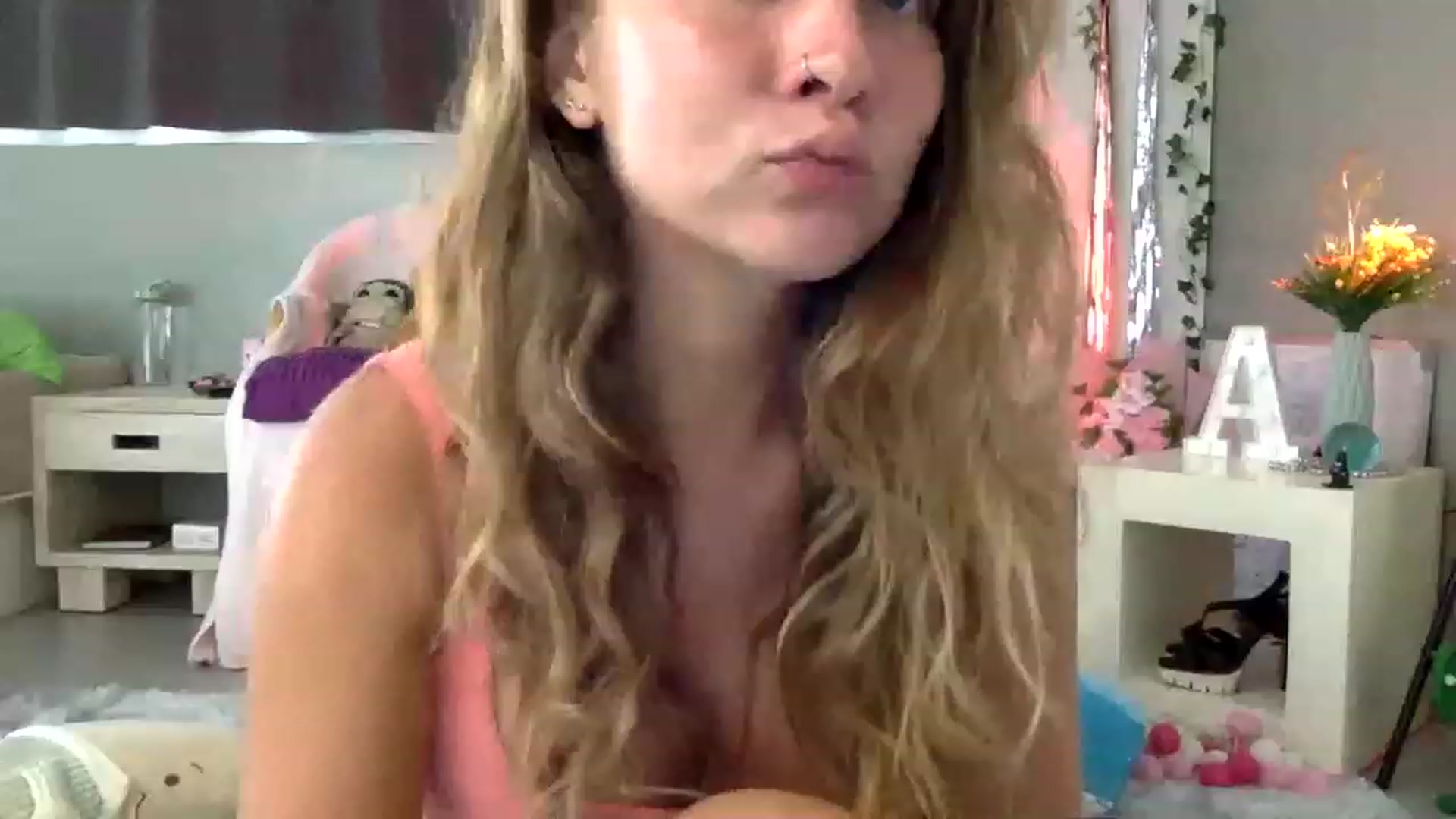 Gallery image thumbnail from Qi_ra's myfreecams stream on, 02/08/2023, 06:21 image 1 of 20