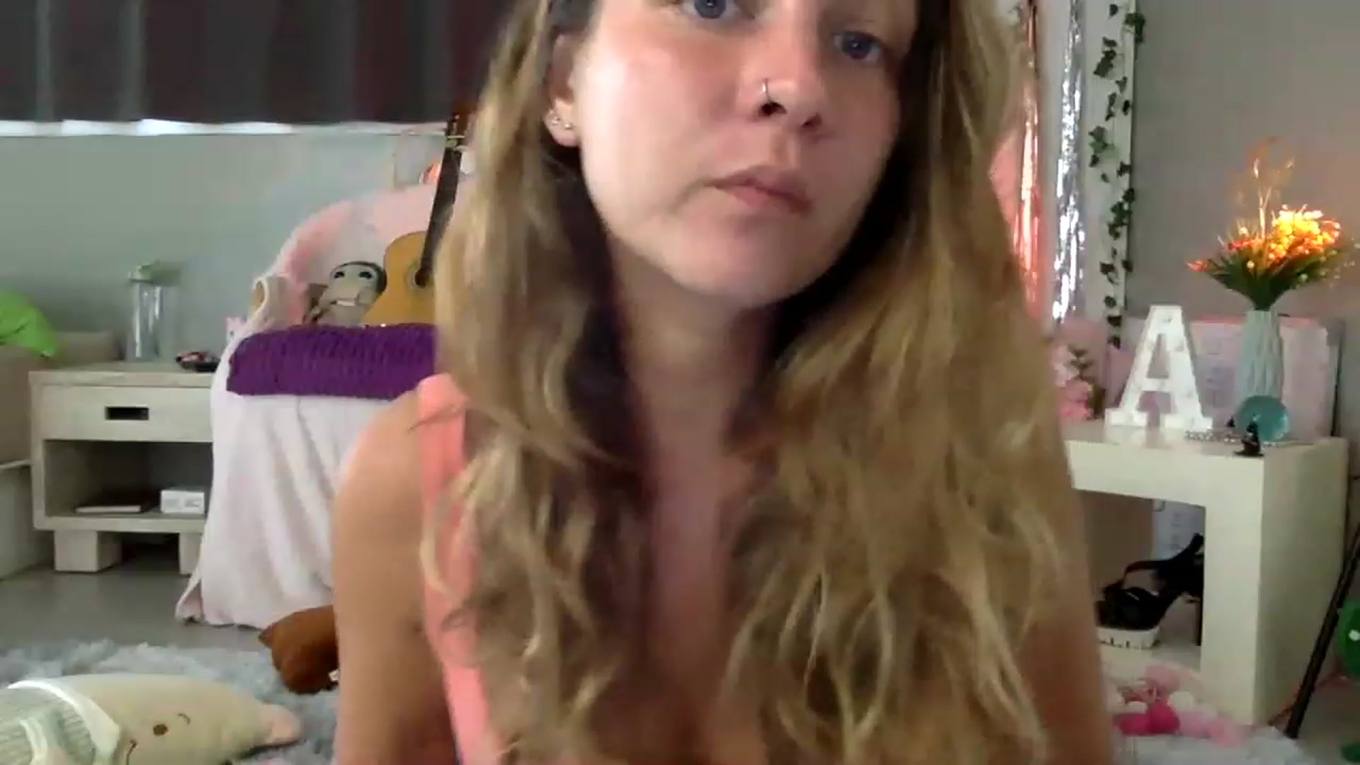 Gallery image thumbnail from Qi_ra's myfreecams stream on, 02/08/2023, 06:21 image 6 of 20