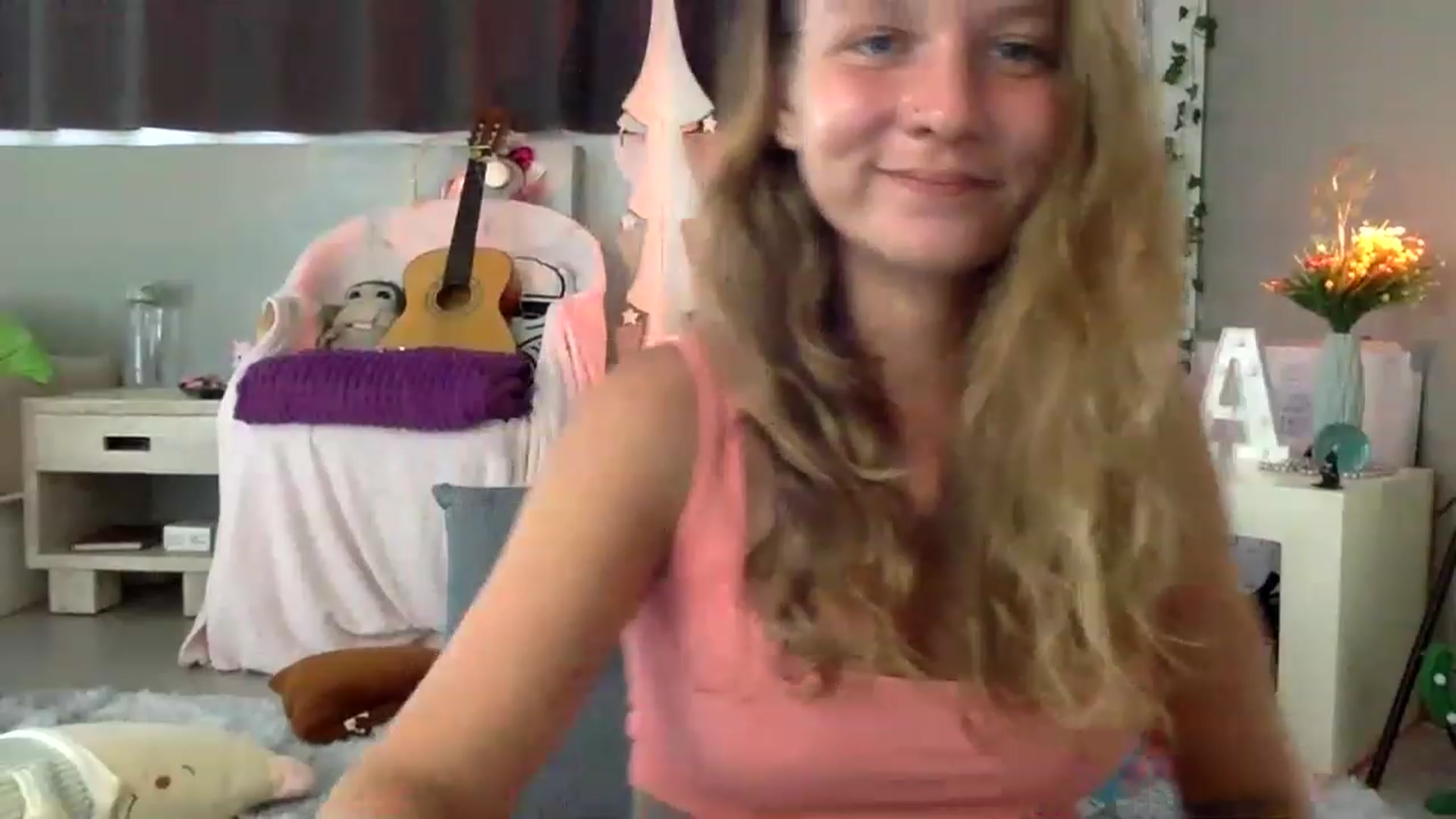 Gallery image thumbnail from Qi_ra's myfreecams stream on, 02/08/2023, 06:21 image 17 of 20