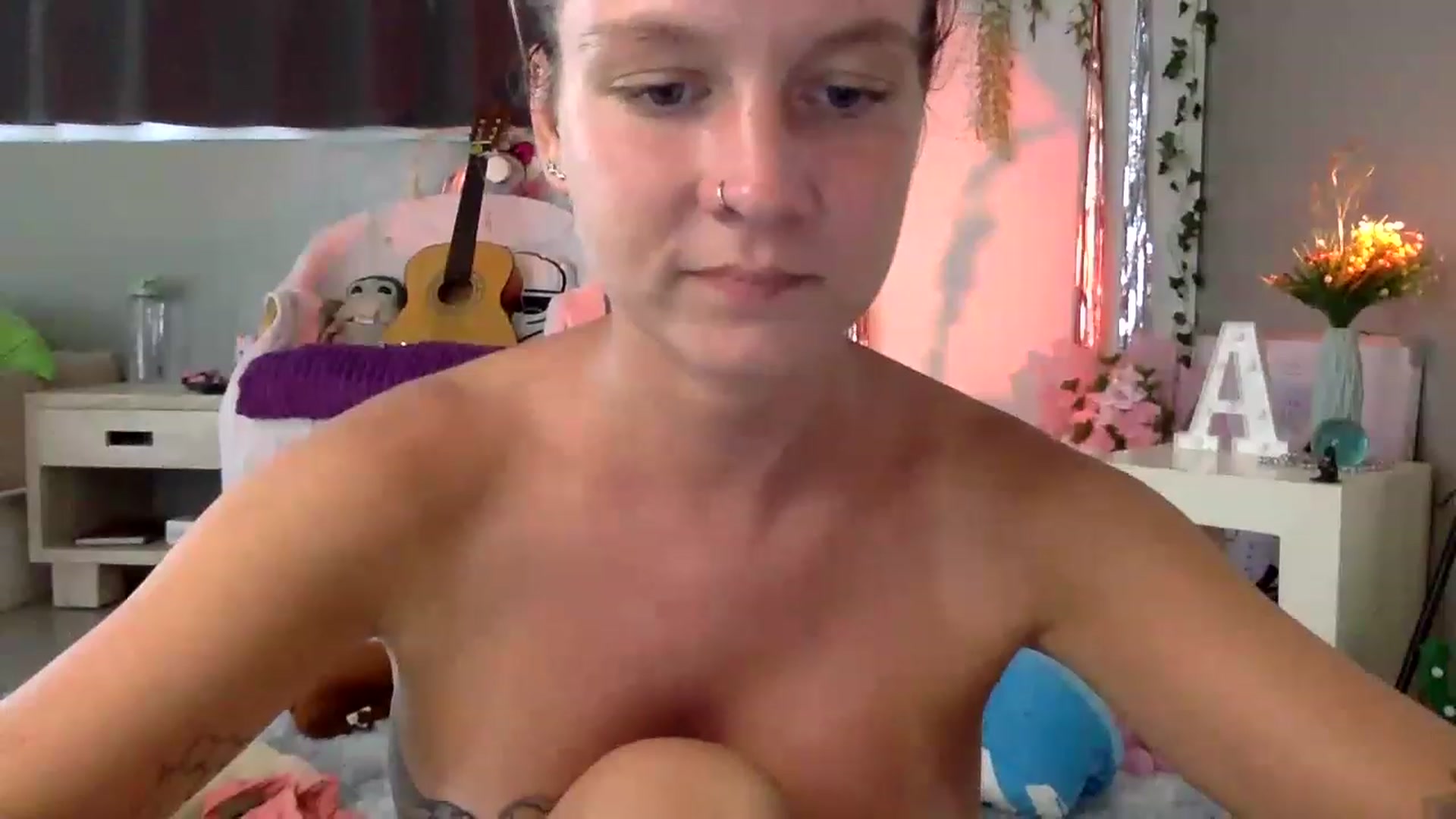 Gallery image thumbnail from Qi_ra's myfreecams stream on, 02/08/2023, 07:21 image 13 of 20