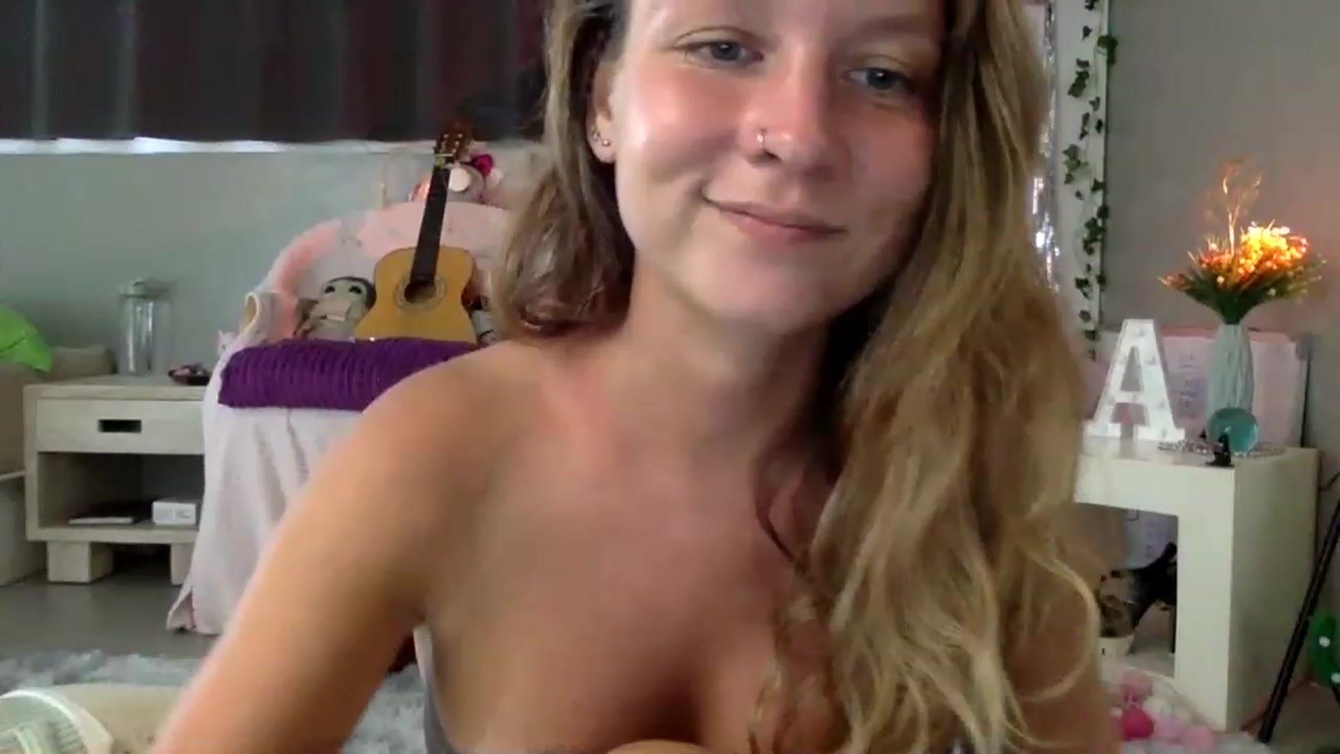 Gallery image thumbnail from Qi_ra's myfreecams stream on, 02/08/2023, 07:21 image 19 of 20