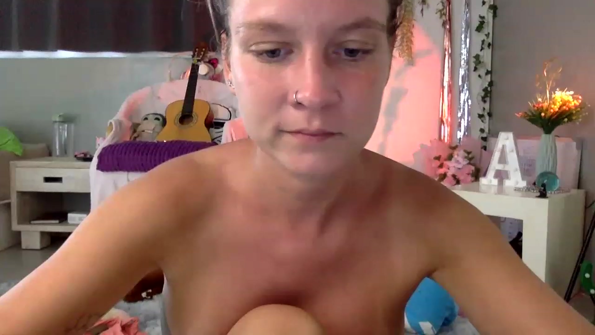 Gallery image thumbnail from Qi_ra's myfreecams stream on, 02/08/2023, 07:21 image 14 of 20