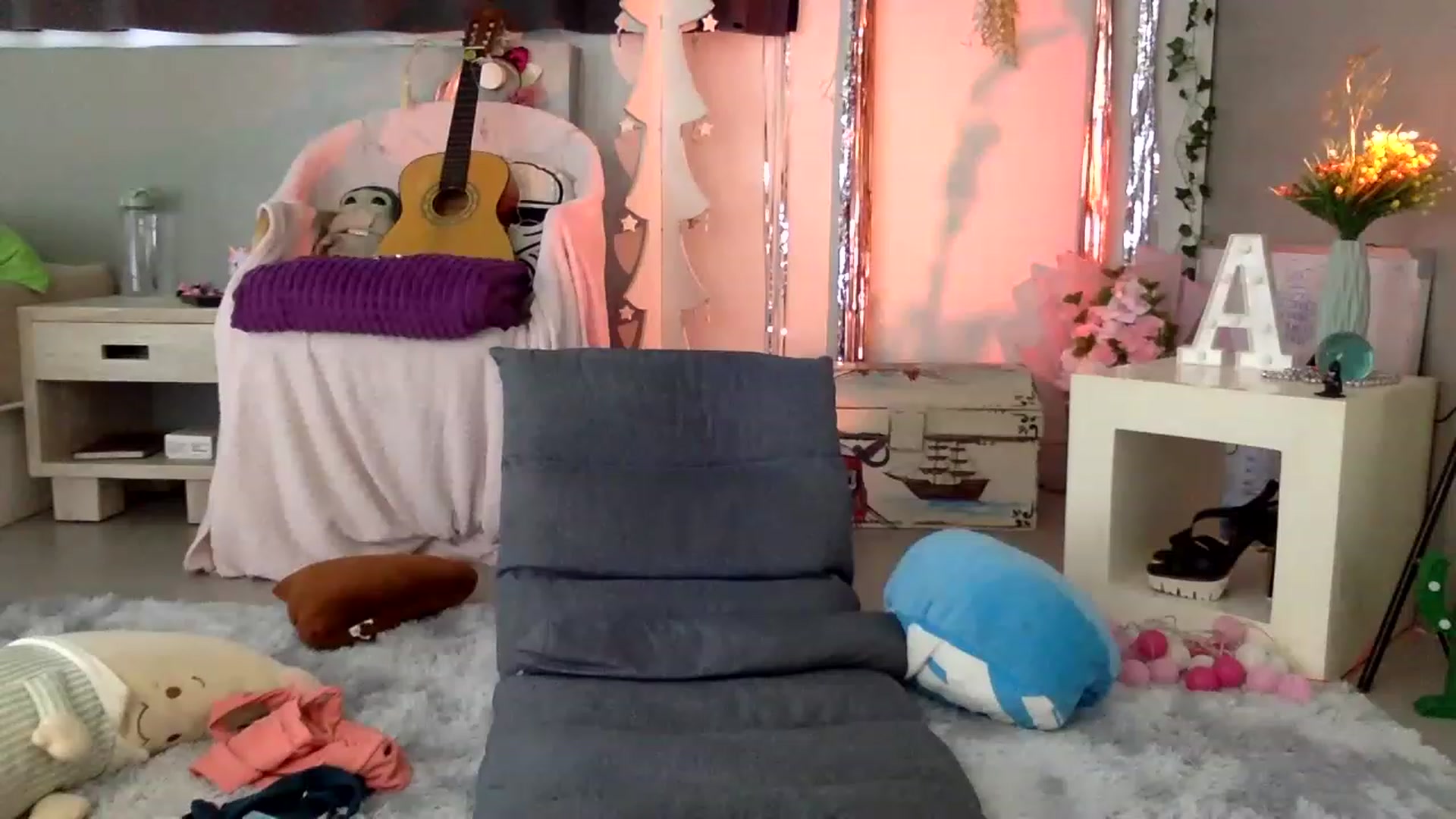 Gallery image thumbnail from Qi_ra's myfreecams stream on, 02/08/2023, 07:21 image 12 of 20