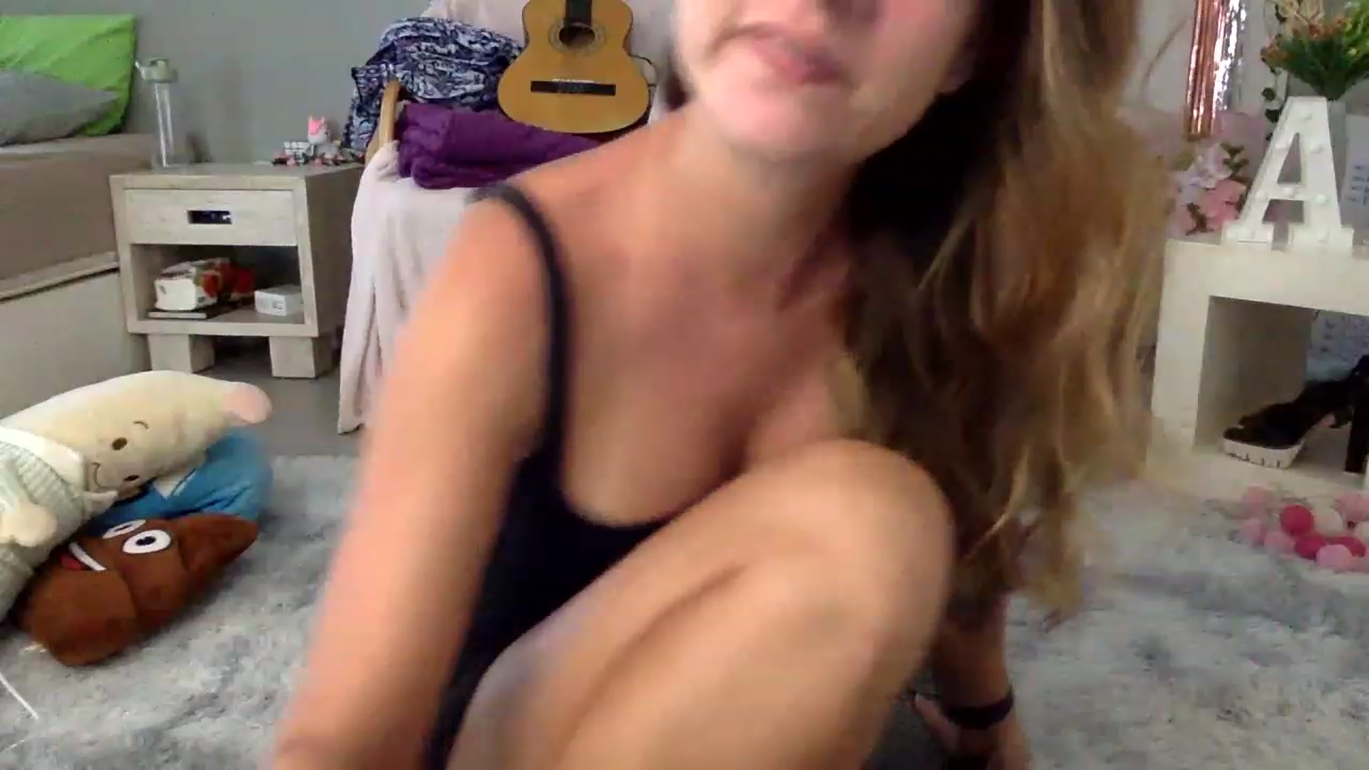 Gallery image thumbnail from Qi_ra's myfreecams stream on, 02/19/2023, 06:51 image 10 of 20