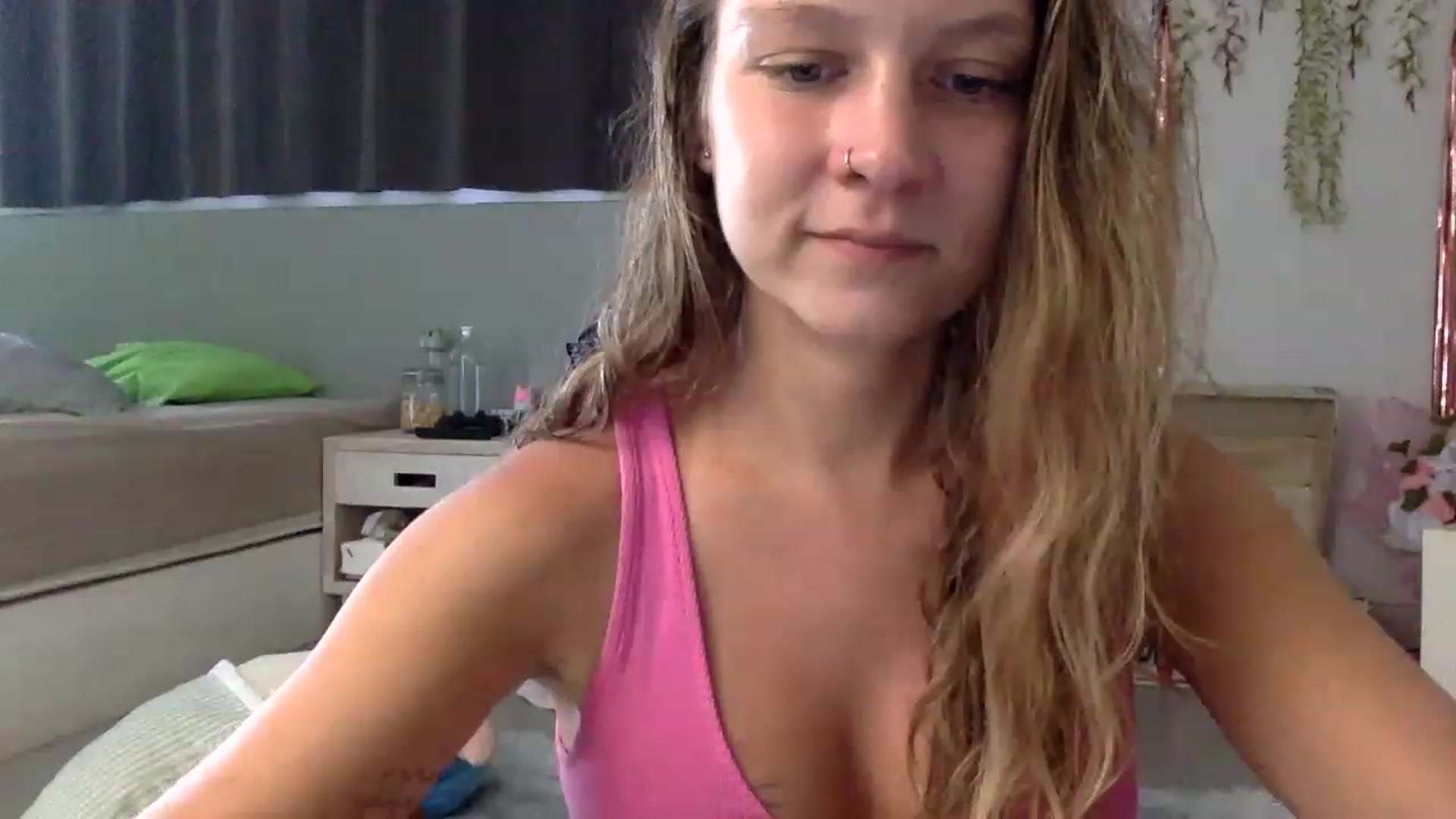 Gallery image thumbnail from Qi_ra's myfreecams stream on, 02/20/2023, 02:47 image 10 of 20